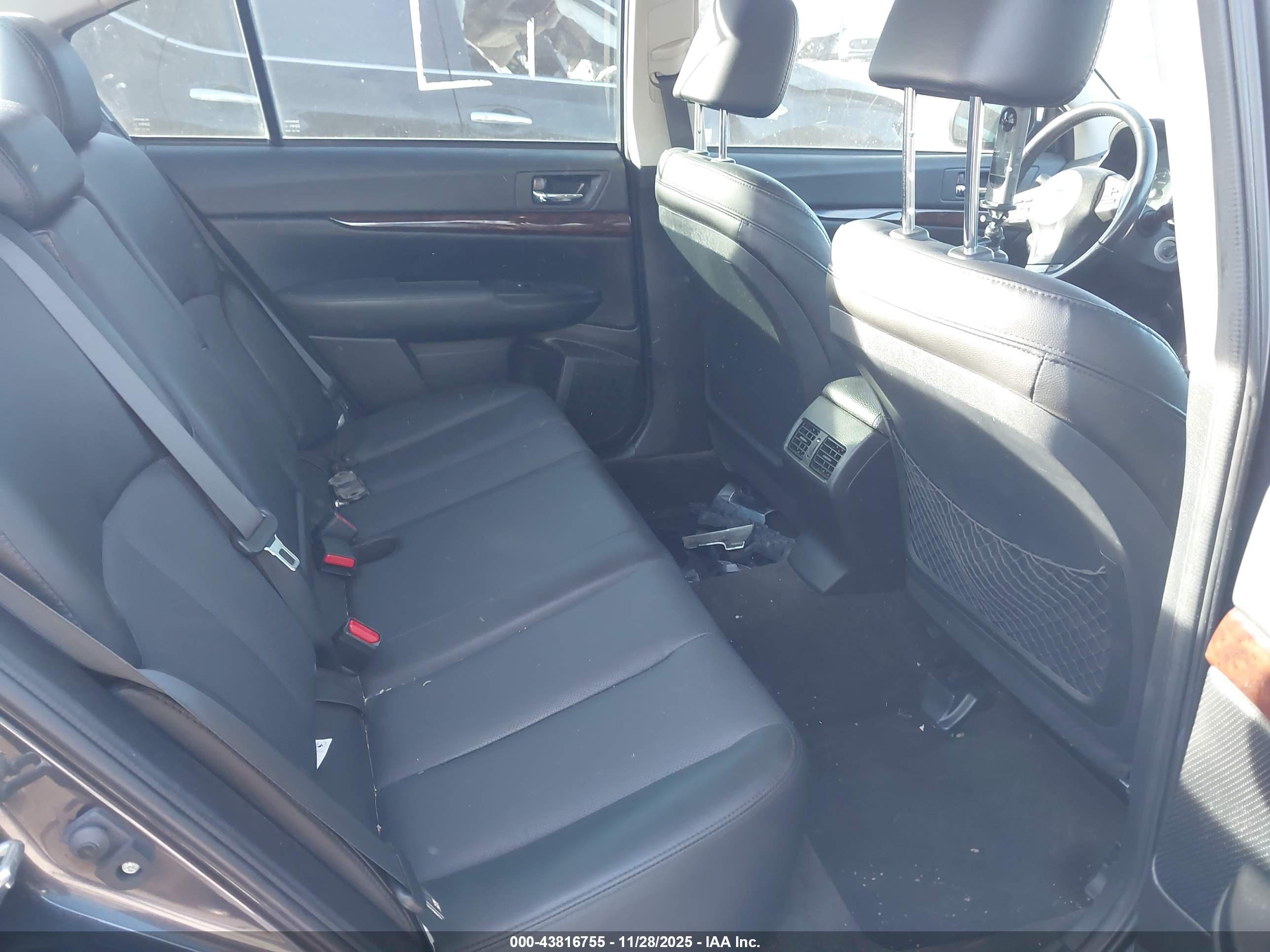 SUBARU LEGACY image 8