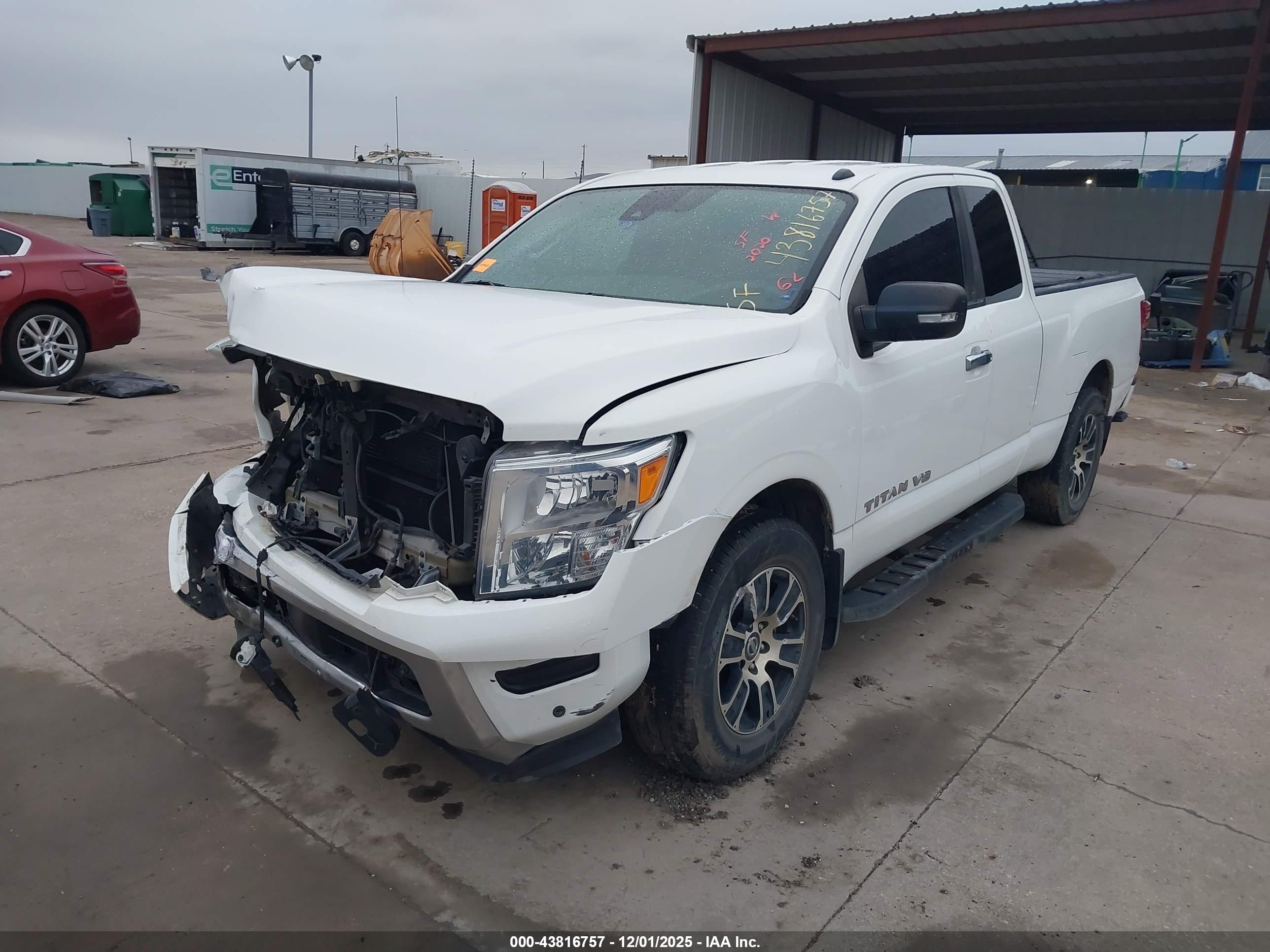 NISSAN TITAN image 2