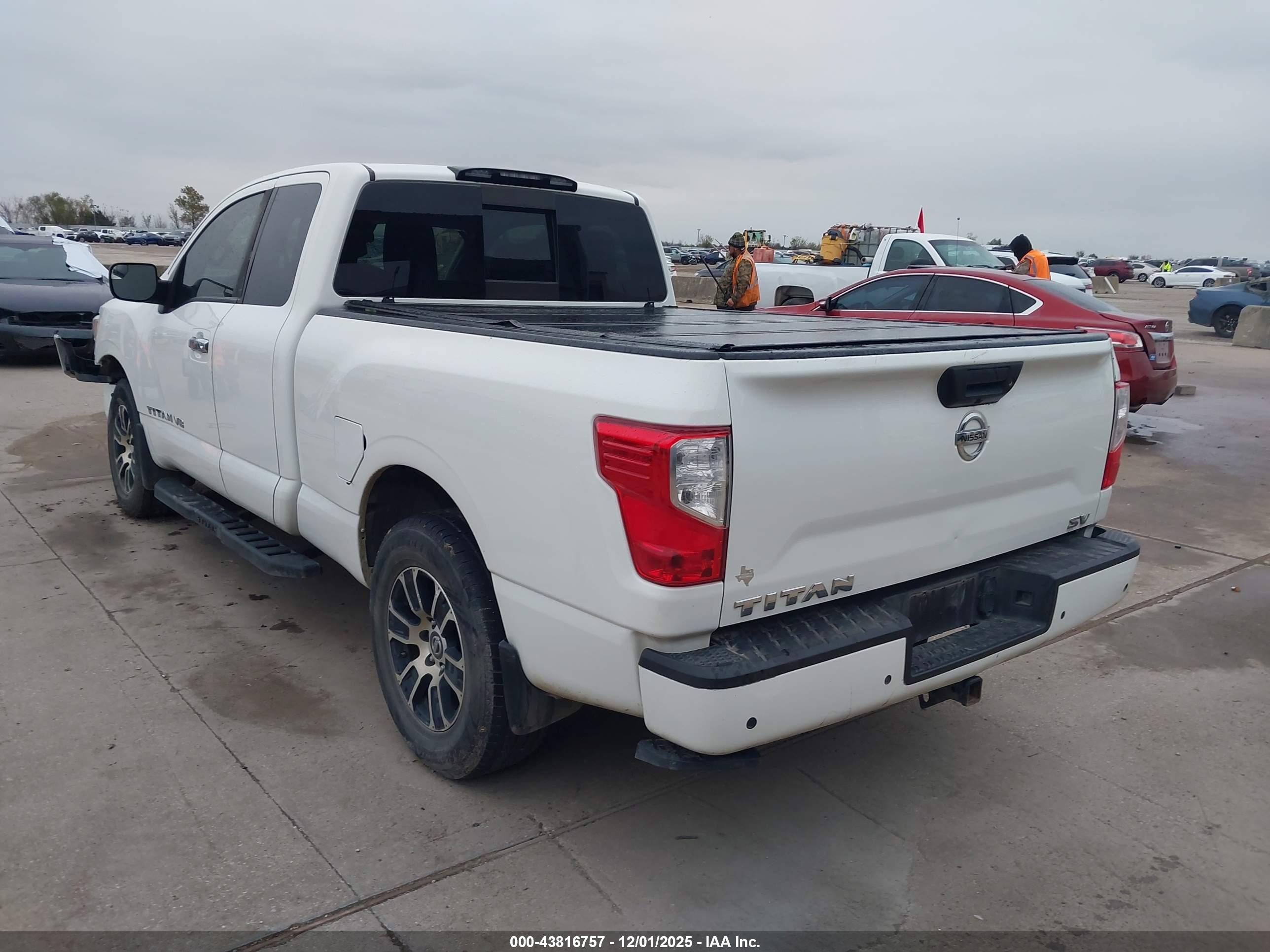 NISSAN TITAN image 3