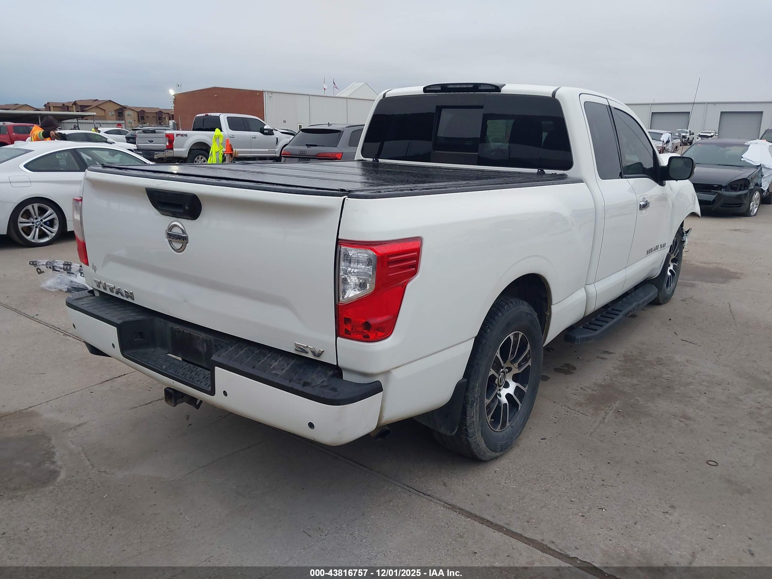 NISSAN TITAN image 4