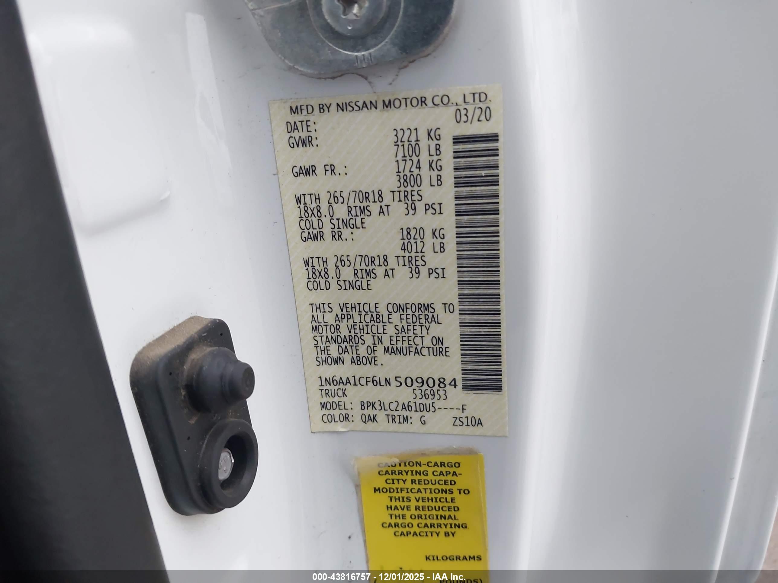 NISSAN TITAN image 9