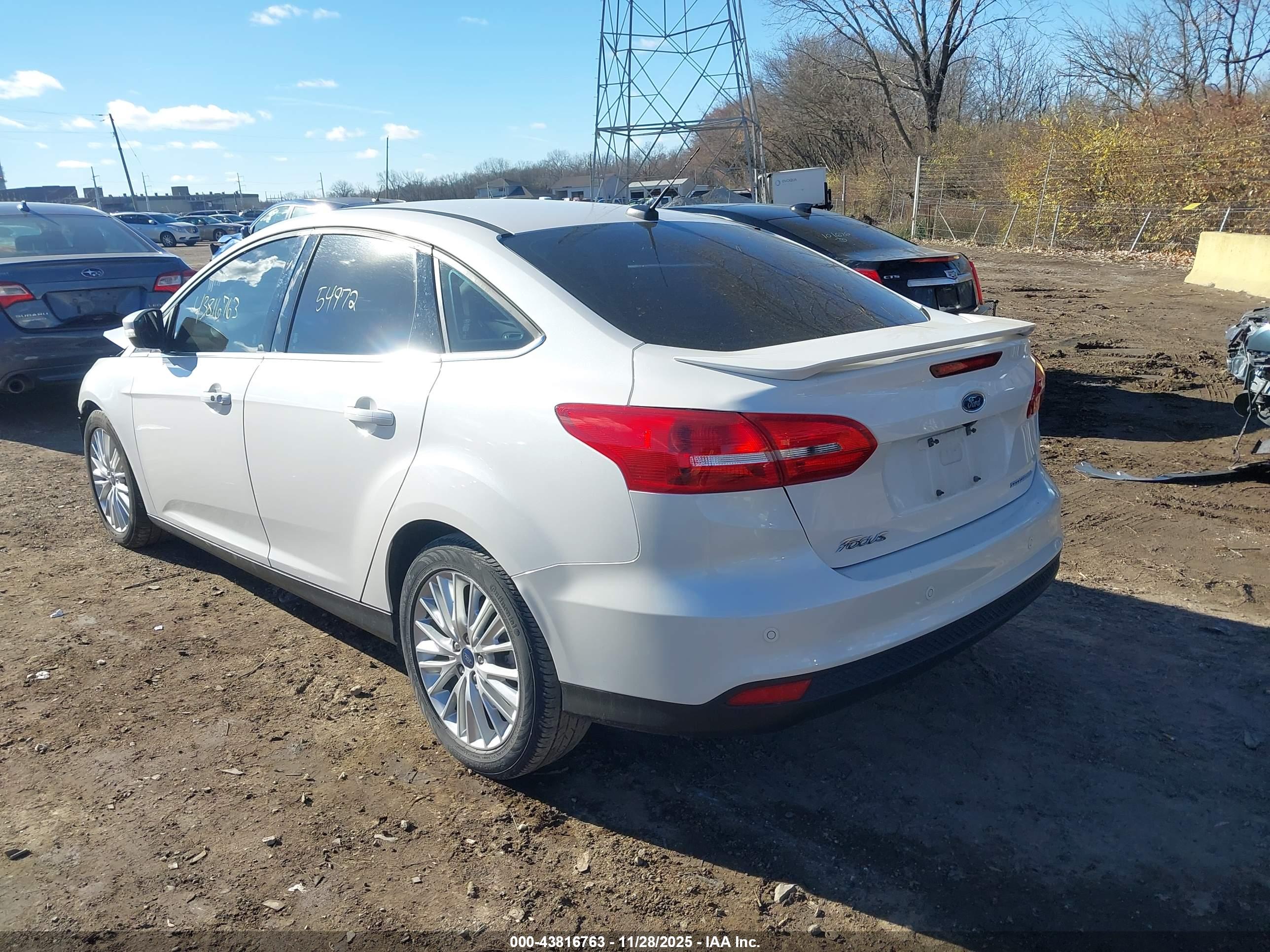 FORD FOCUS image 3