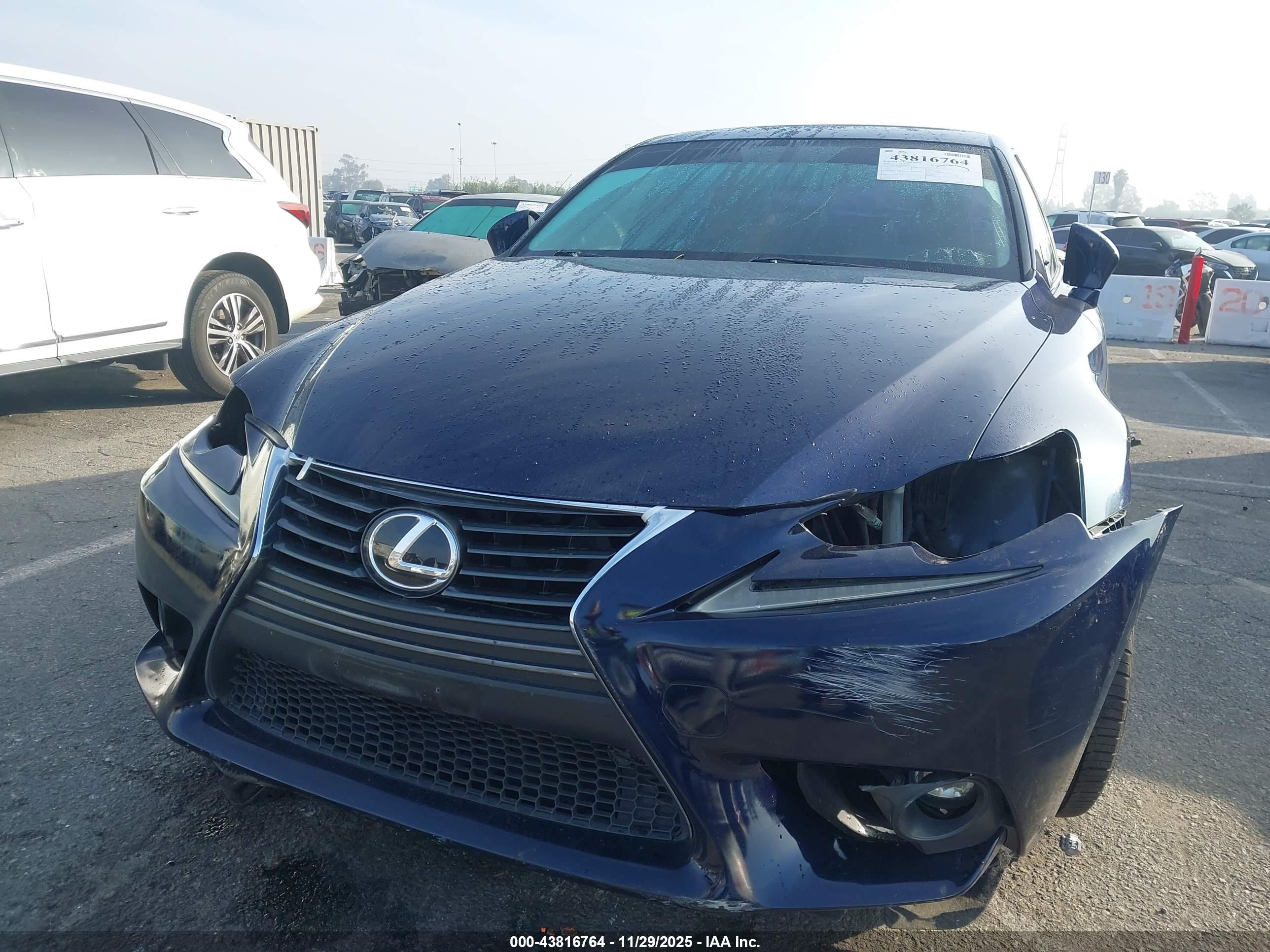 LEXUS IS image 6