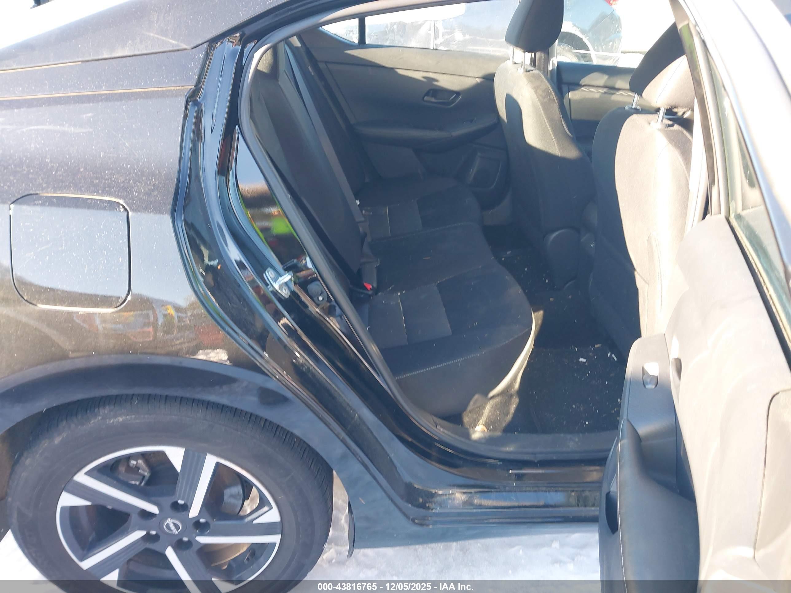 NISSAN SENTRA image 8