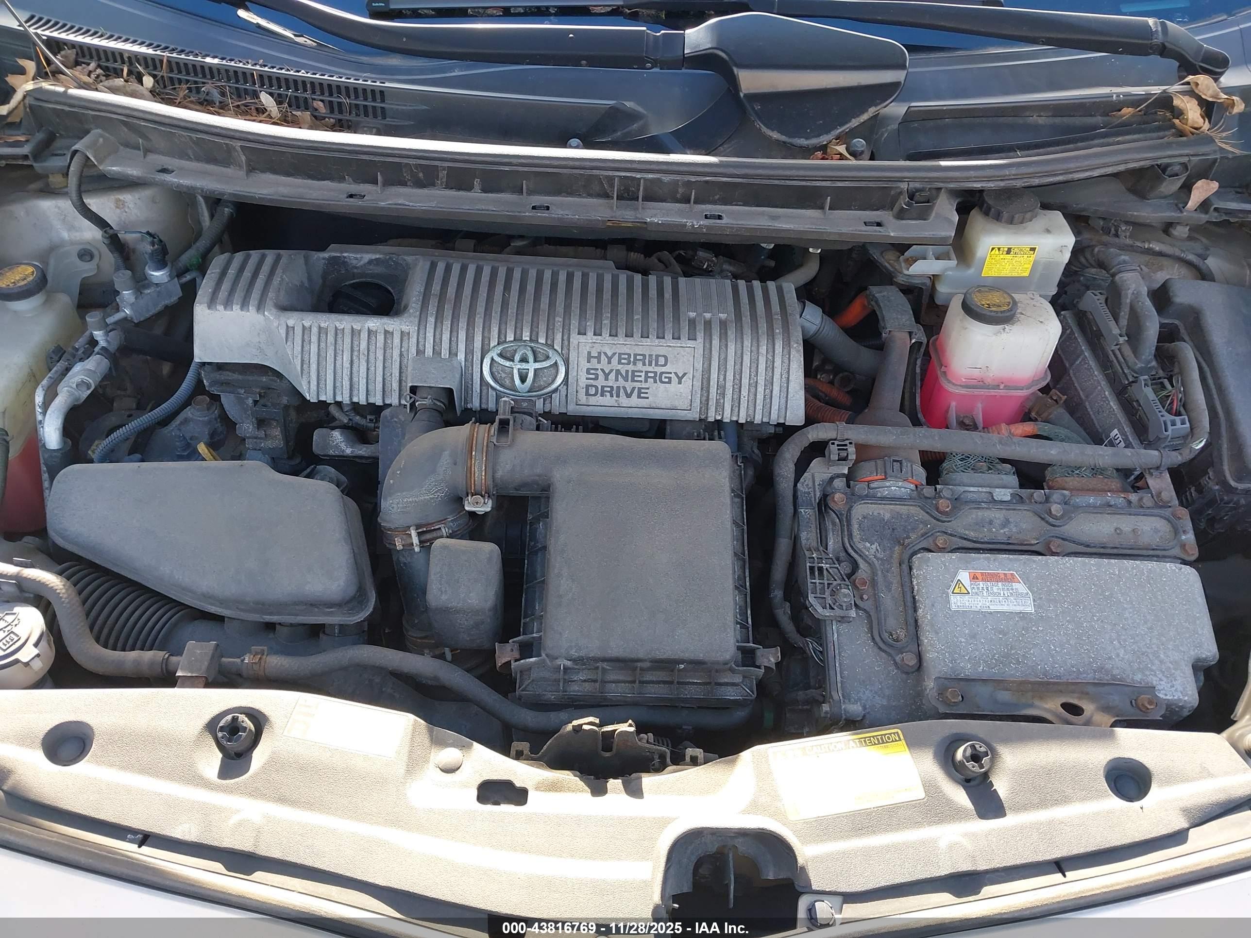 TOYOTA PRIUS image 10
