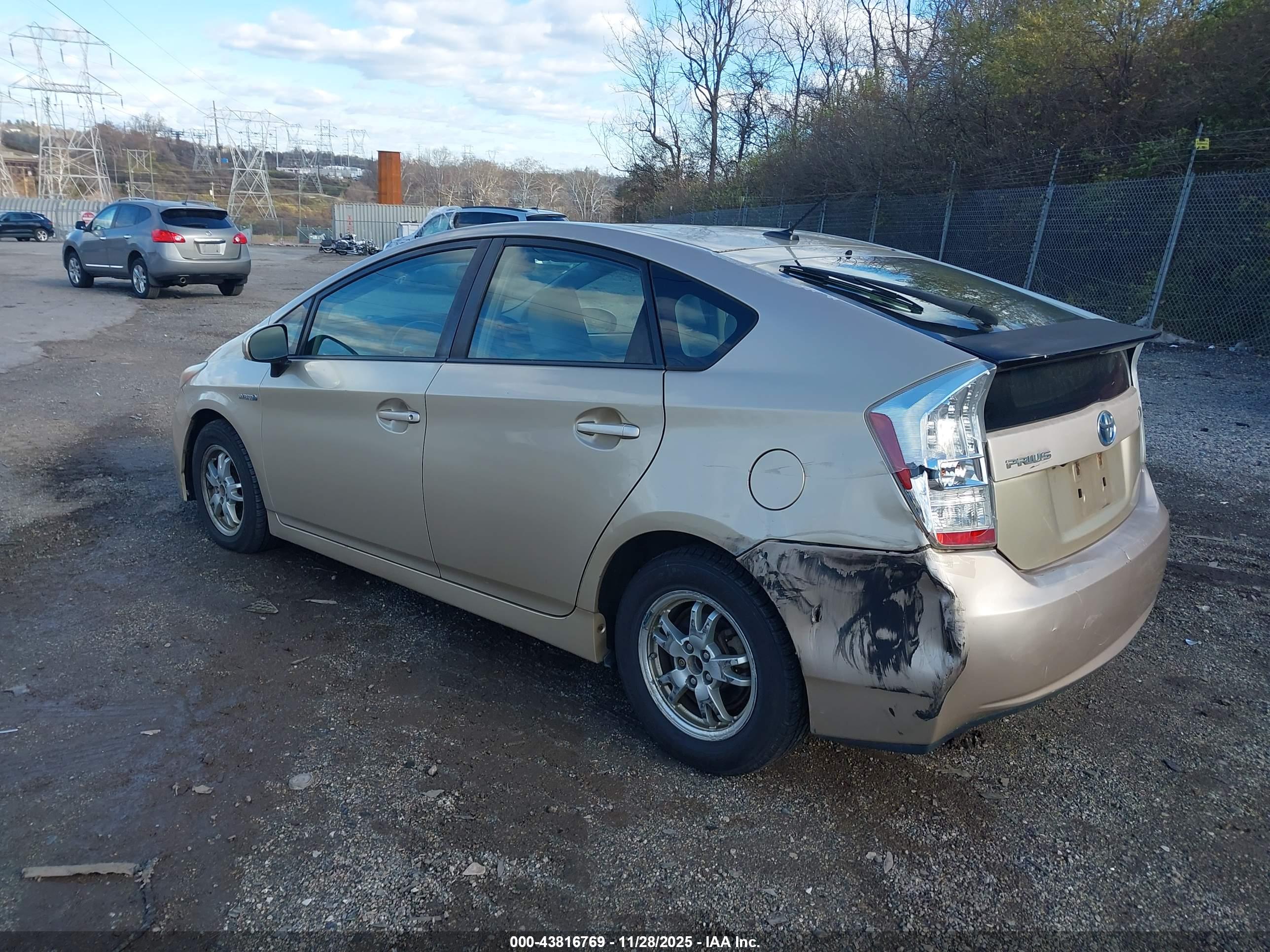 TOYOTA PRIUS image 3
