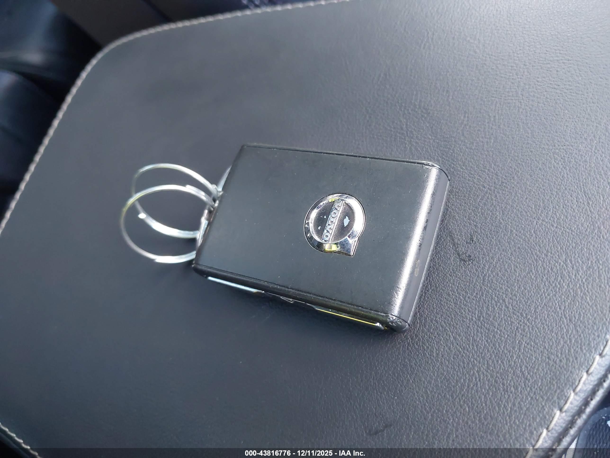 VOLVO XC90 image 11