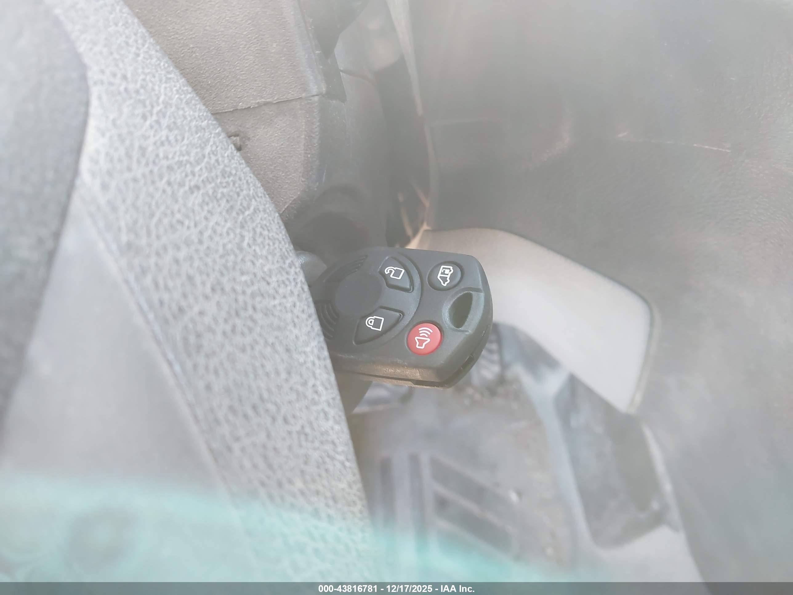 FORD TRANSIT-150 image 11