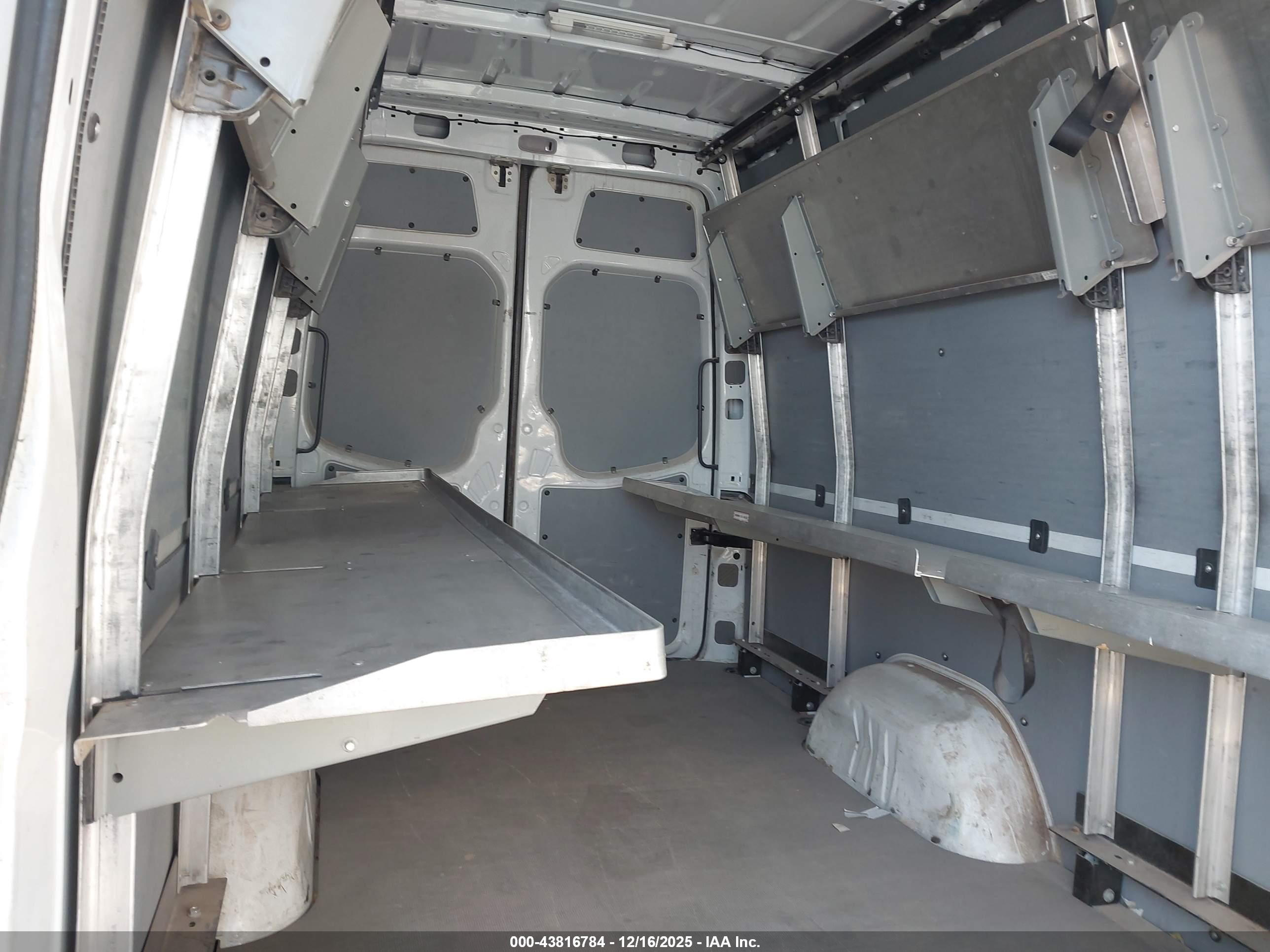 MERCEDES-BENZ SPRINTER image 8