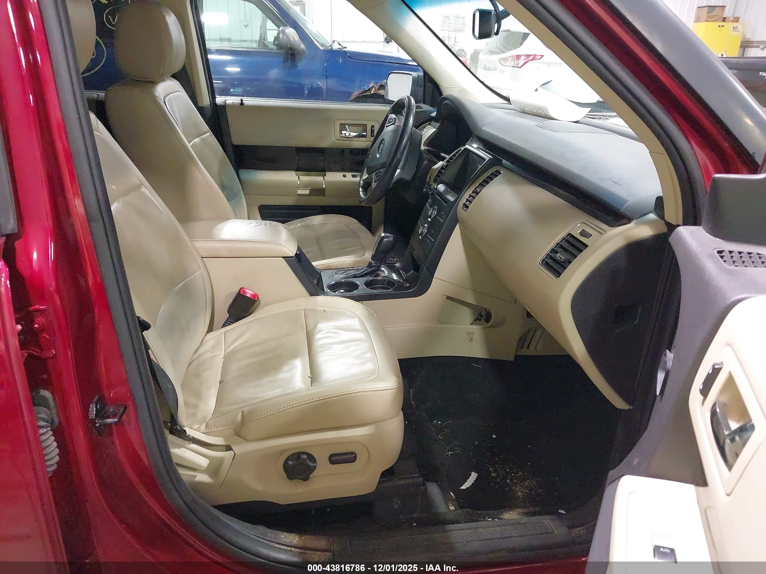 FORD FLEX image 5
