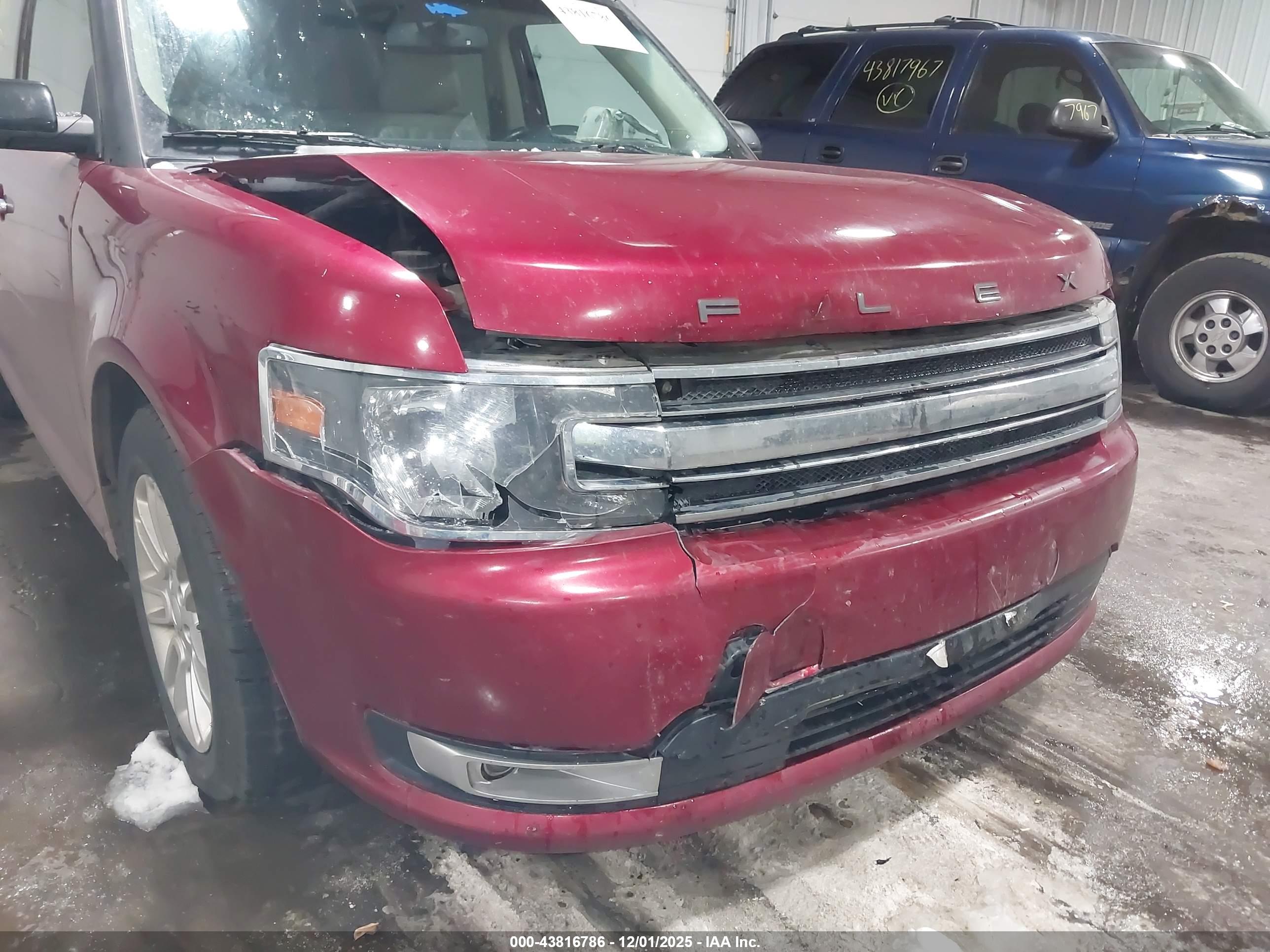 FORD FLEX image 6