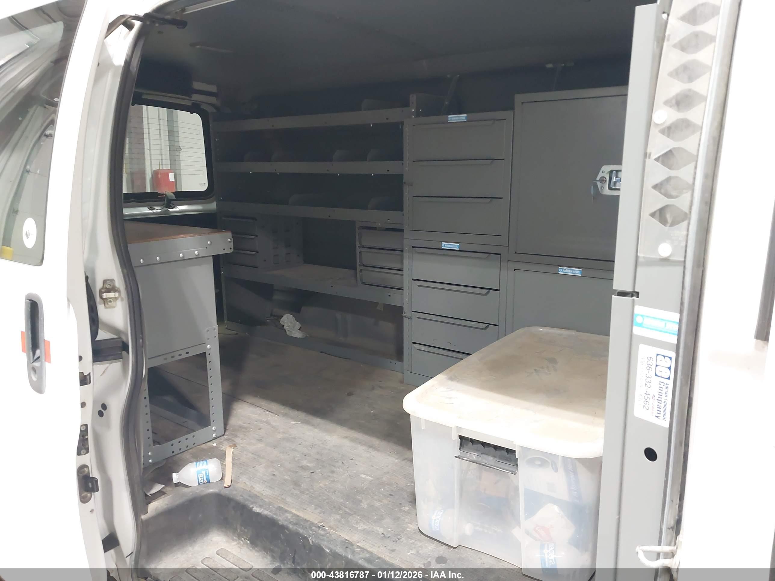CHEVROLET EXPRESS image 8