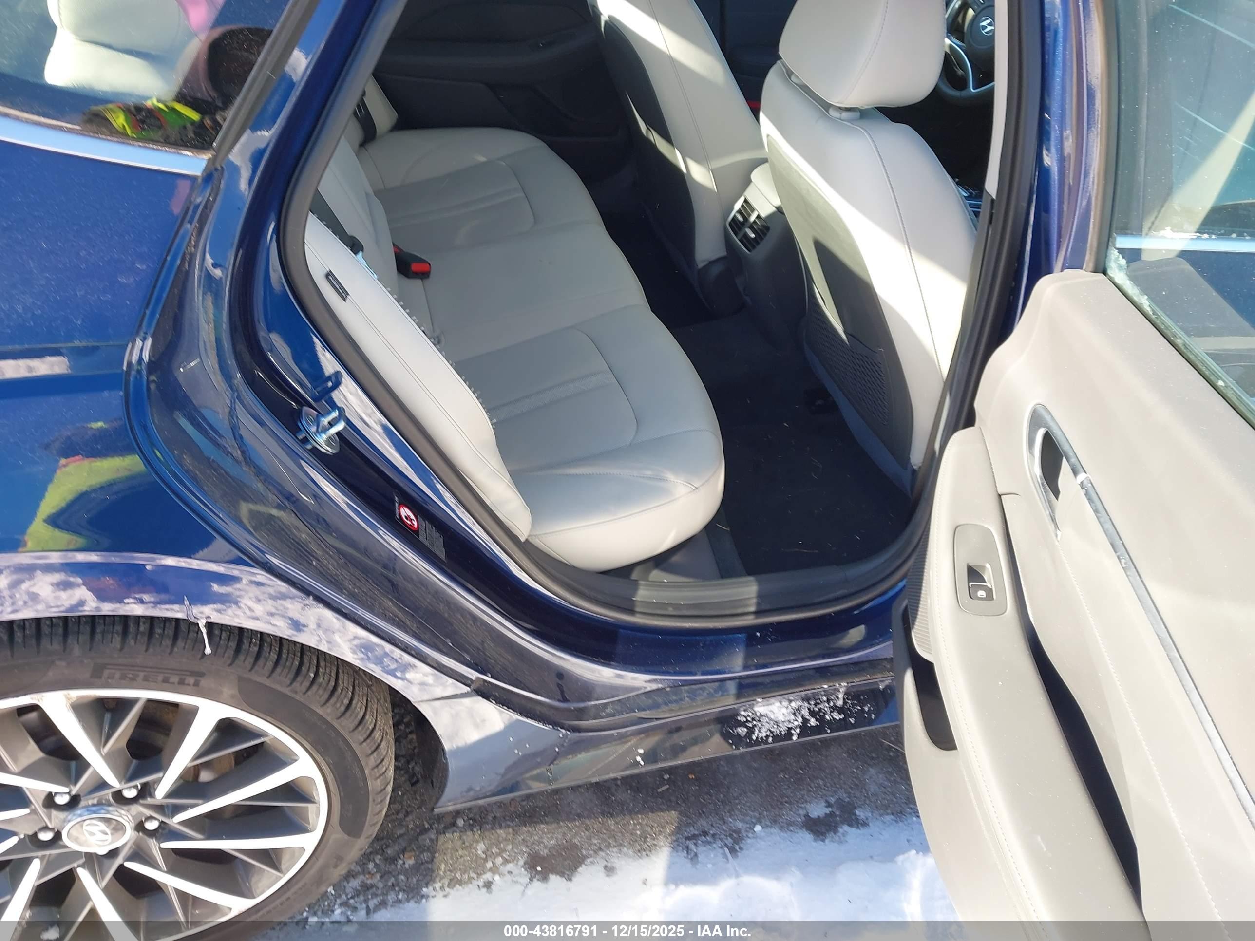 HYUNDAI SONATA image 8