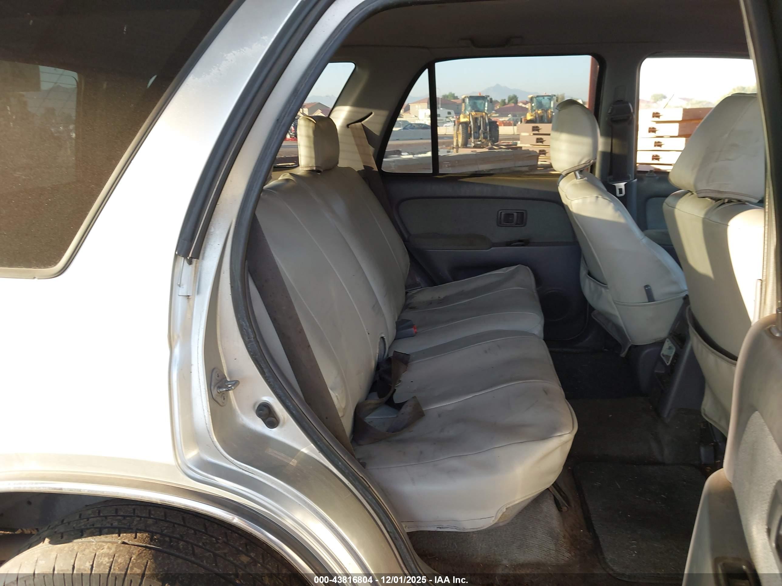 TOYOTA 4RUNNER image 8