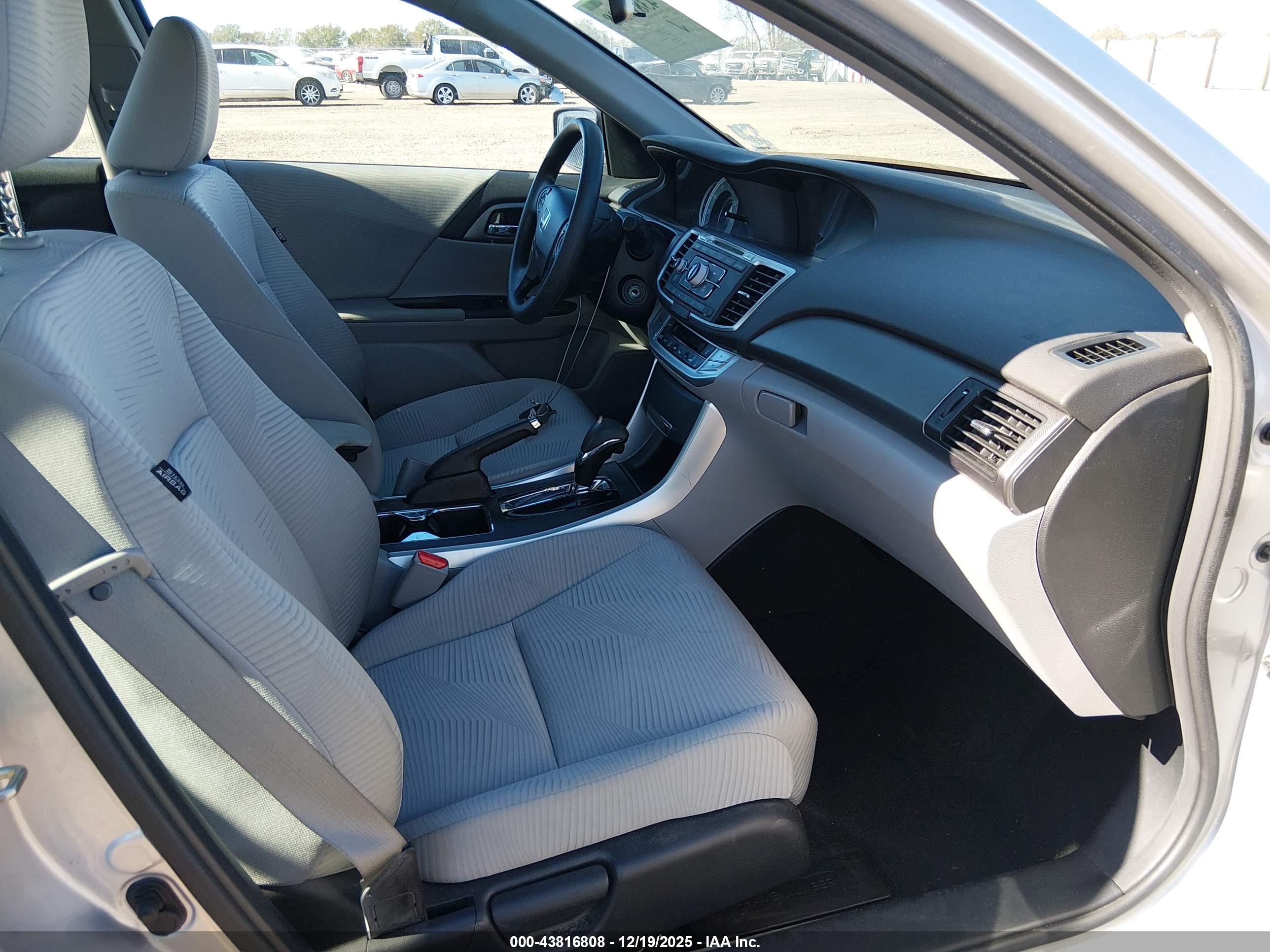 HONDA ACCORD image 5