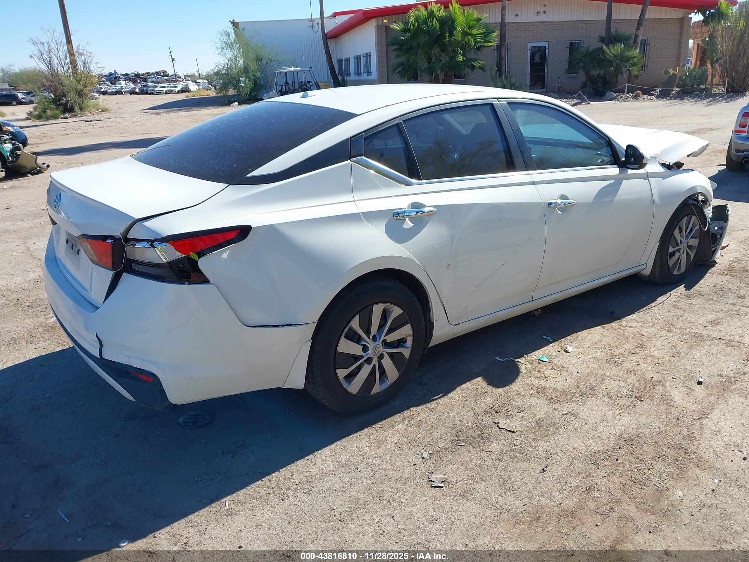 NISSAN ALTIMA image 4