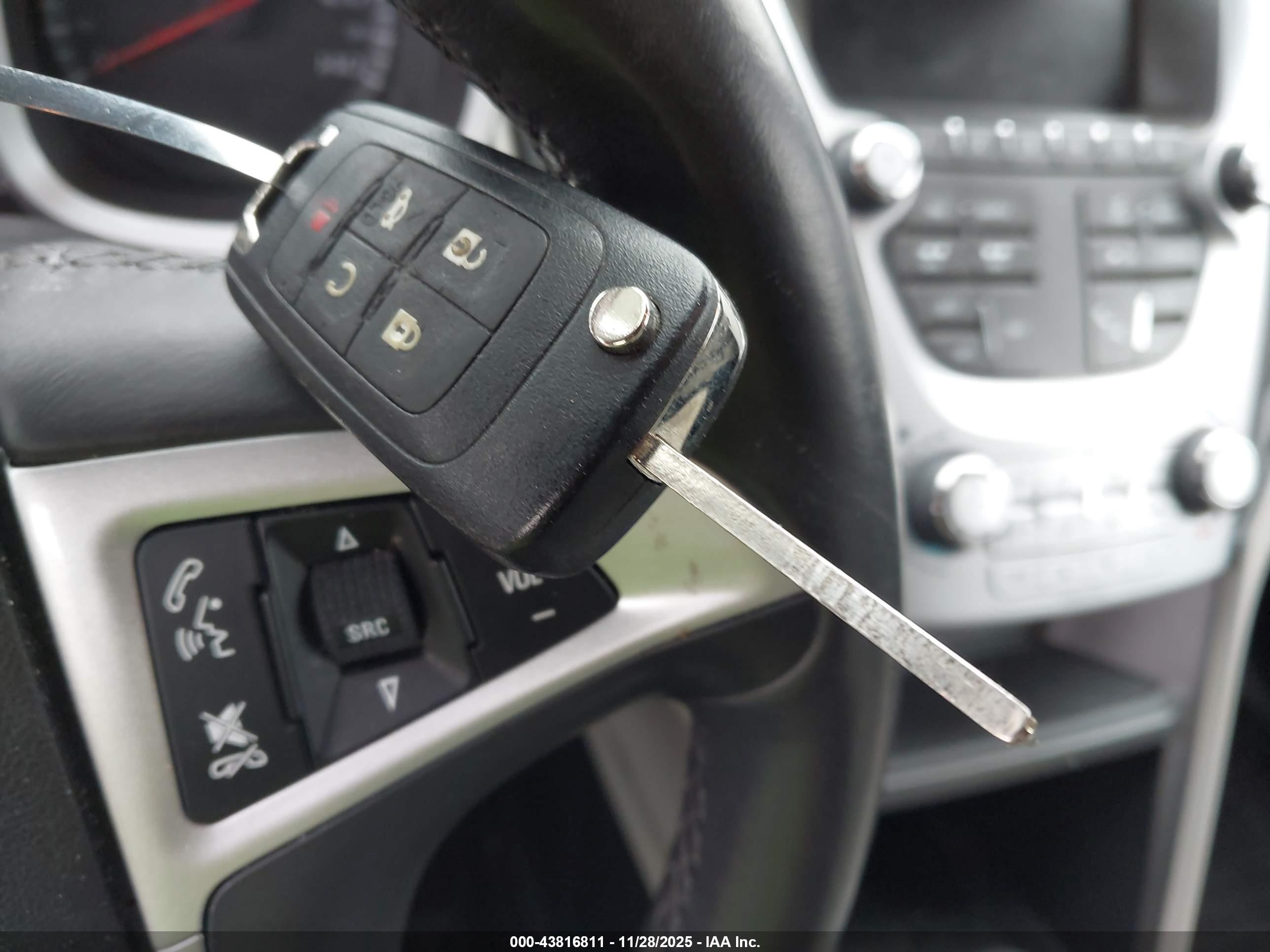 CHEVROLET EQUINOX image 11