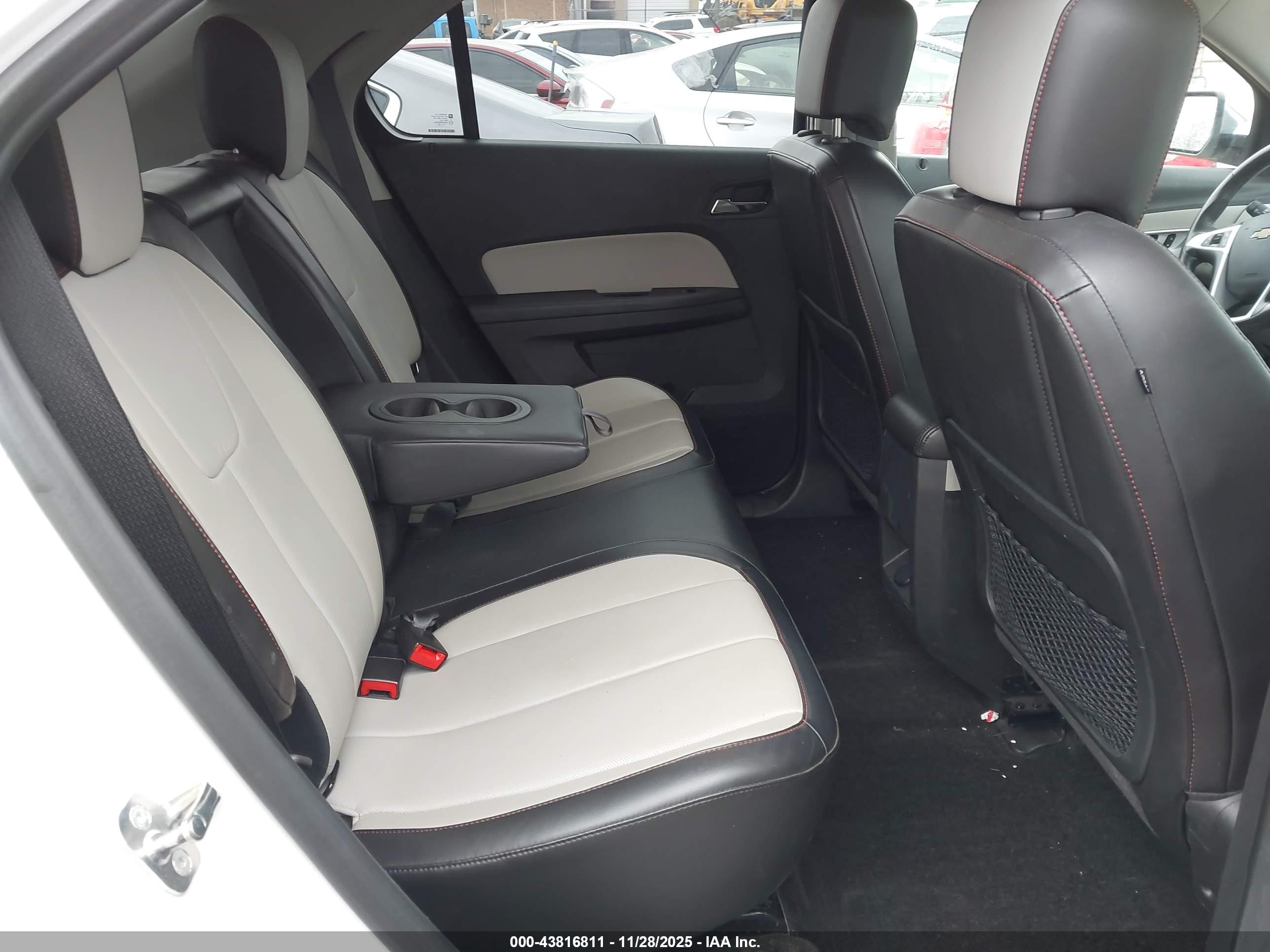 CHEVROLET EQUINOX image 8