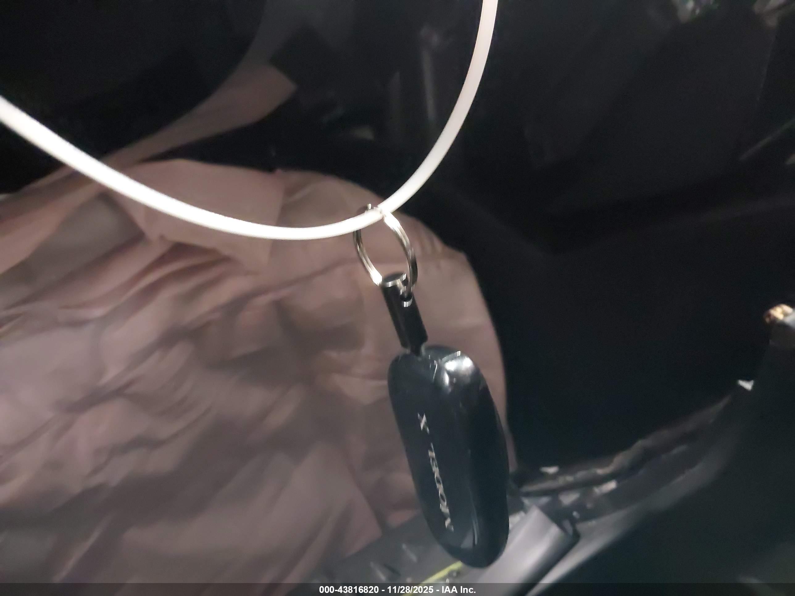 TESLA MODEL image 11