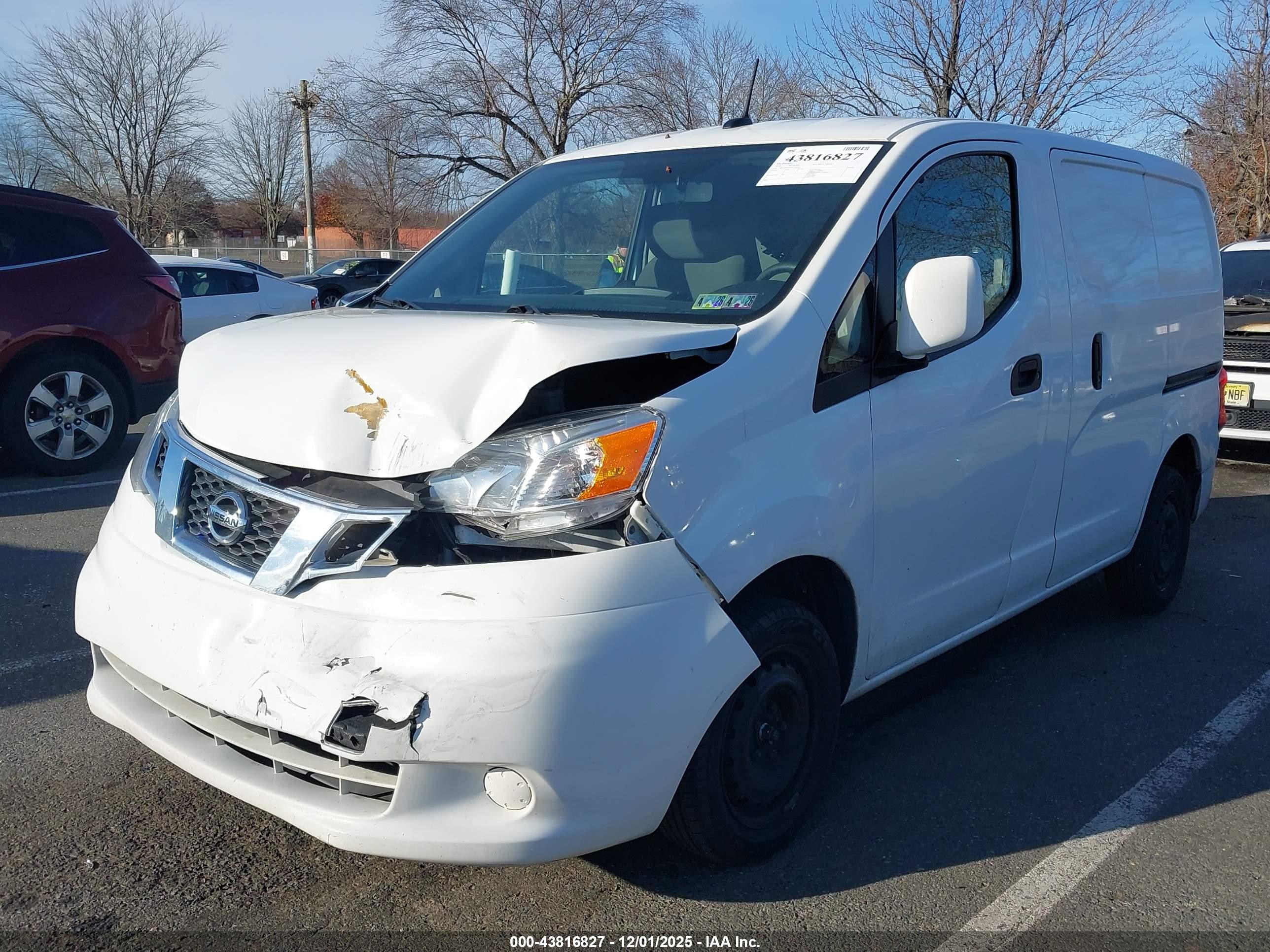 NISSAN NV200 image 2