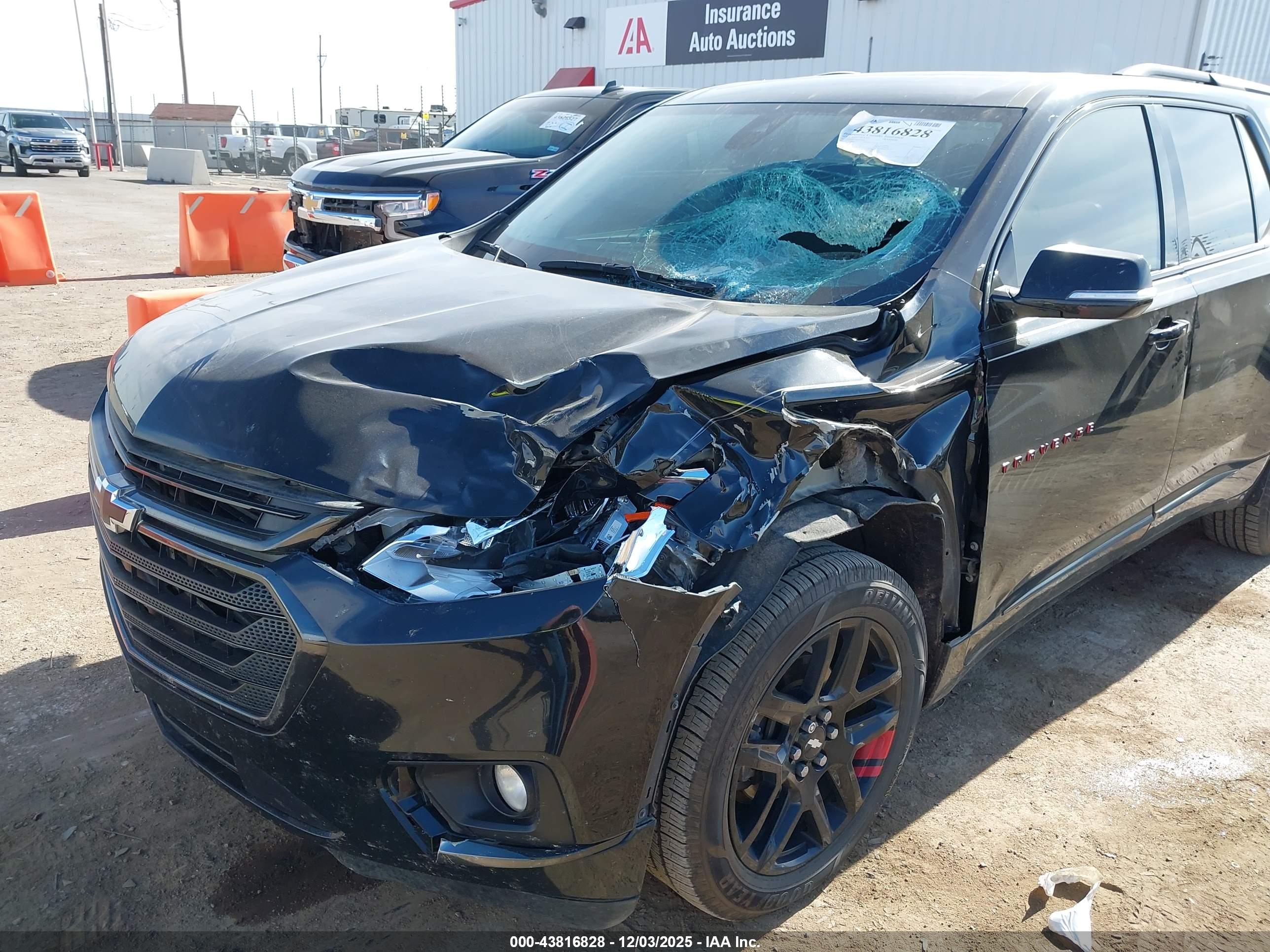 CHEVROLET TRAVERSE image 6