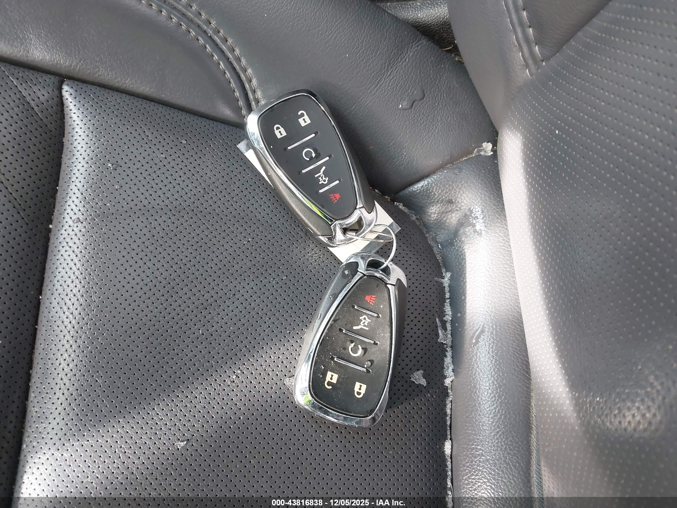 CHEVROLET TRAVERSE image 11