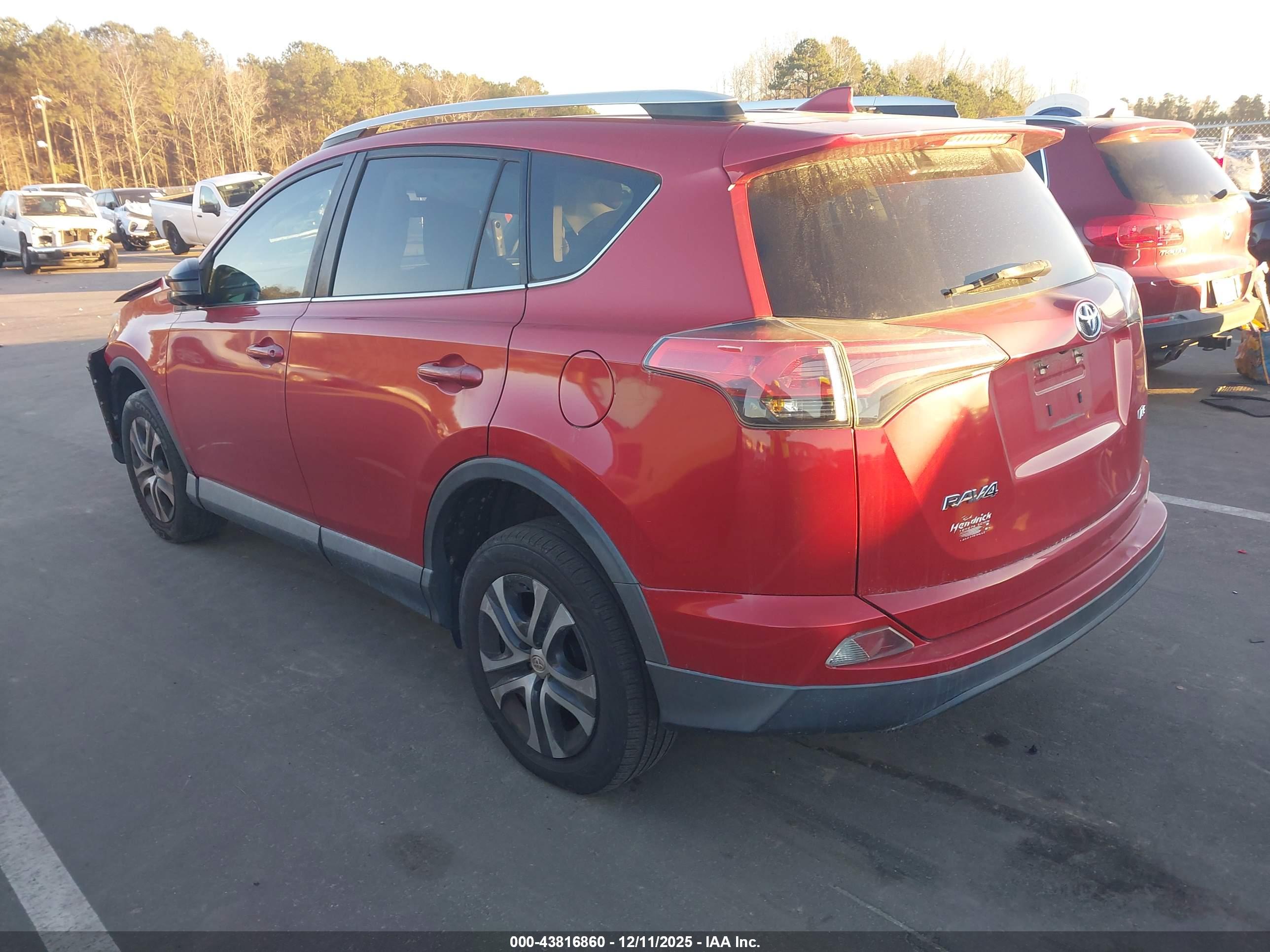 TOYOTA RAV4 image 3