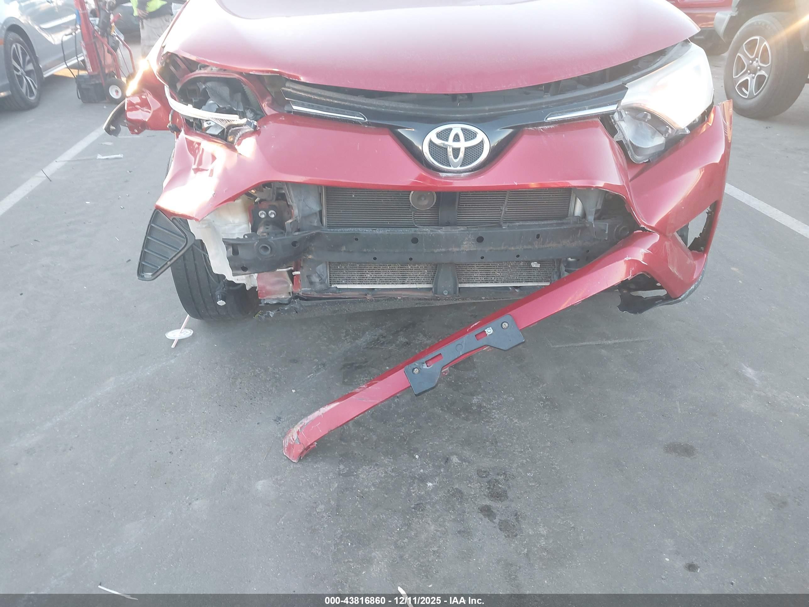 TOYOTA RAV4 image 6