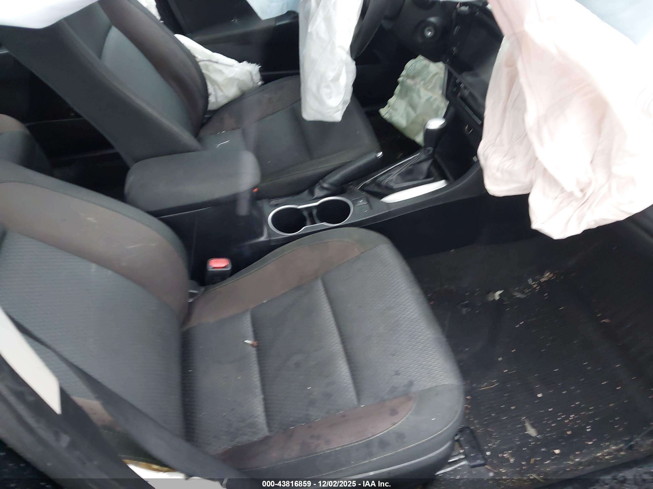 TOYOTA COROLLA image 5