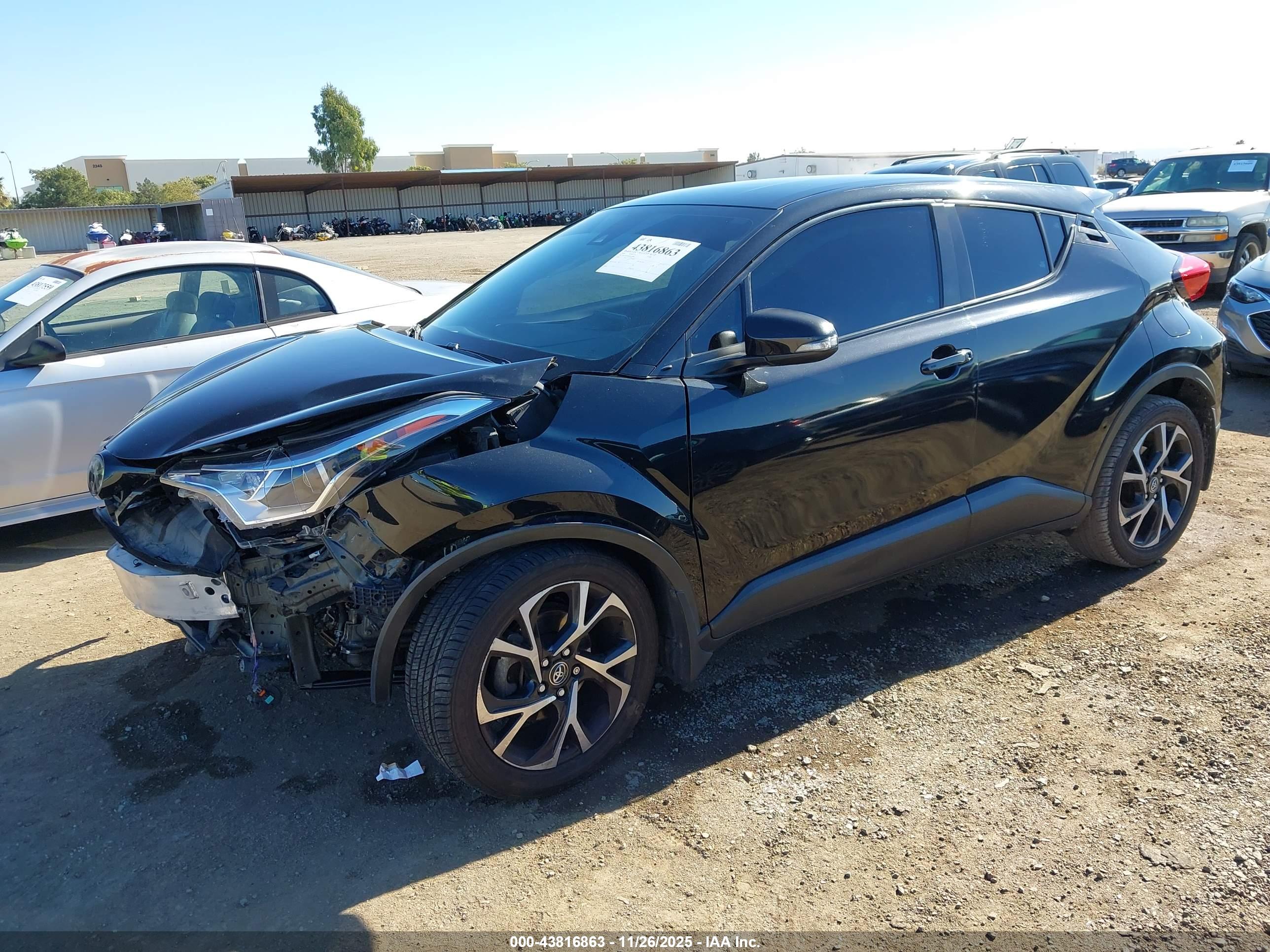 TOYOTA C-HR image 2
