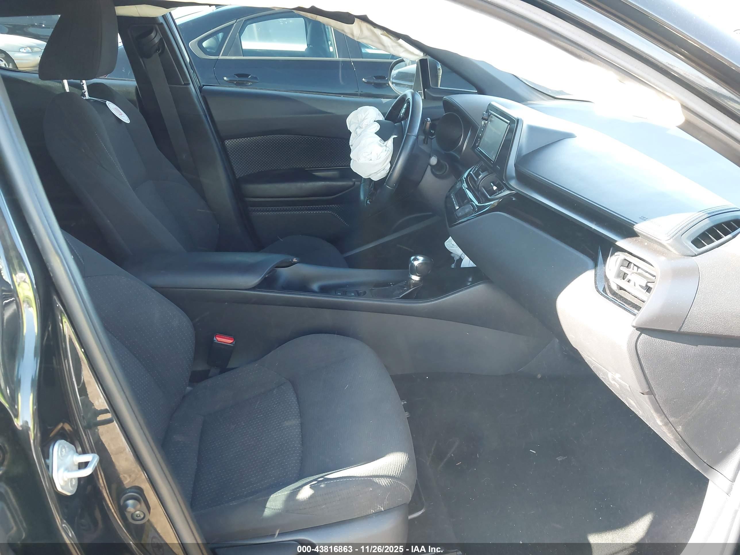 TOYOTA C-HR image 5
