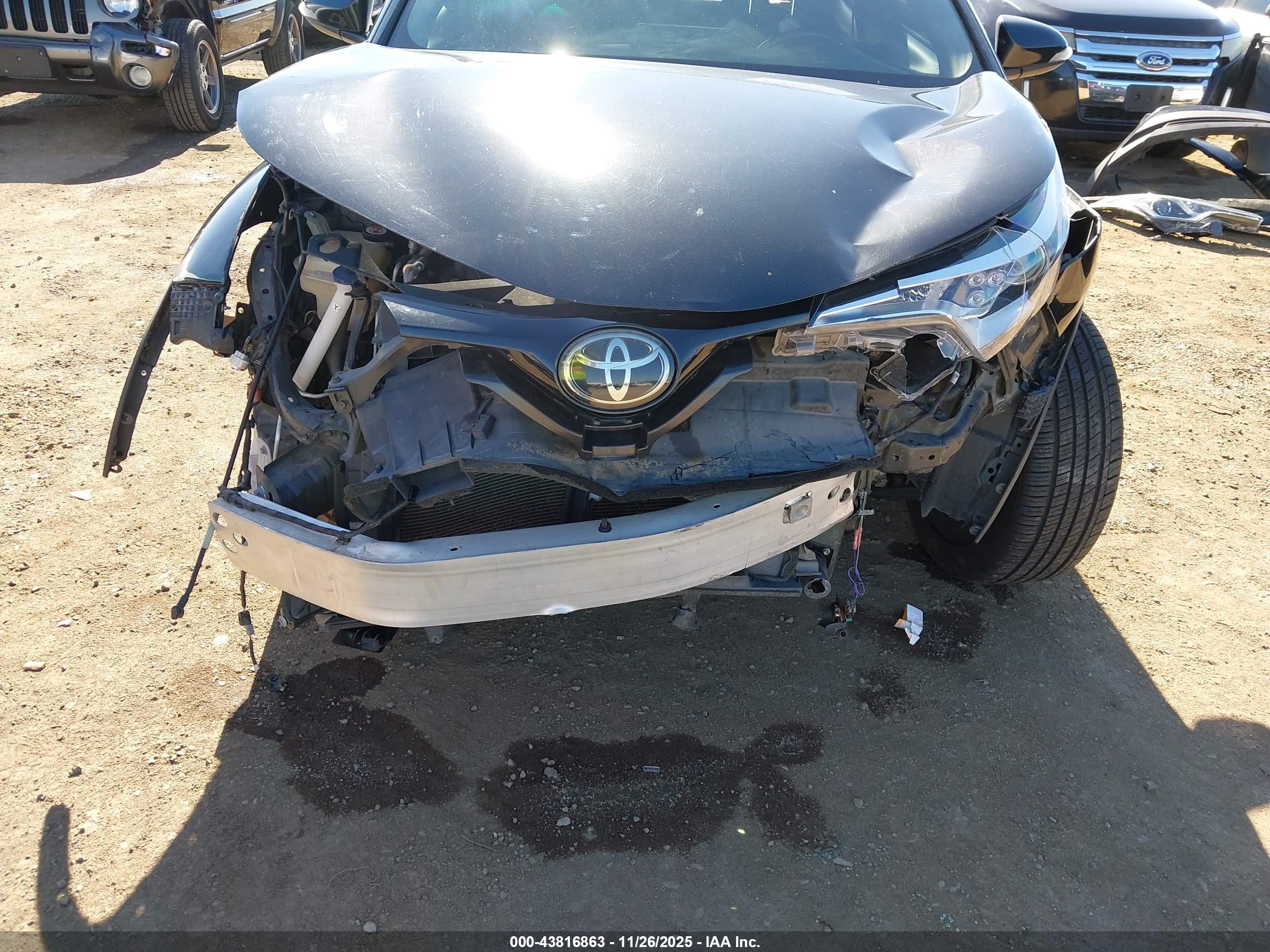 TOYOTA C-HR image 6