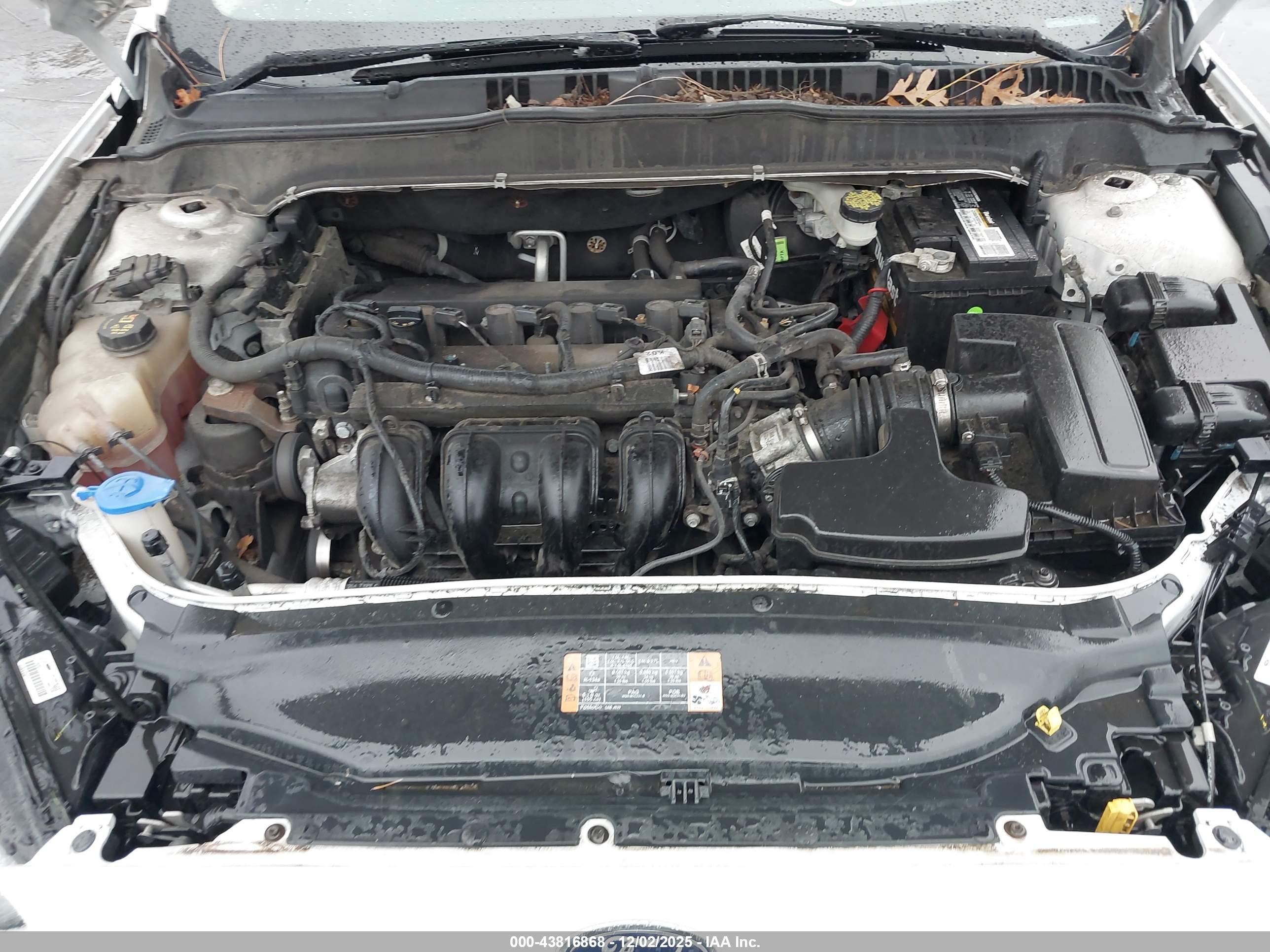 FORD FUSION image 10