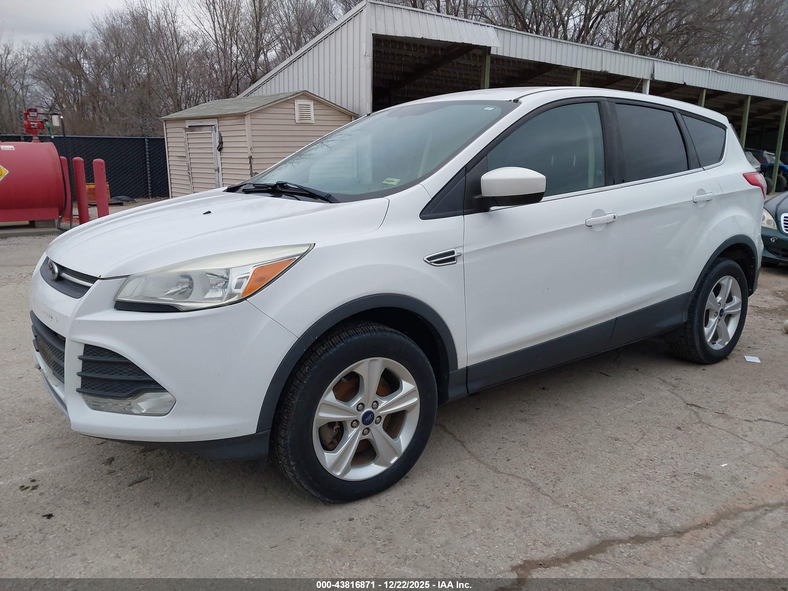 FORD ESCAPE image 2