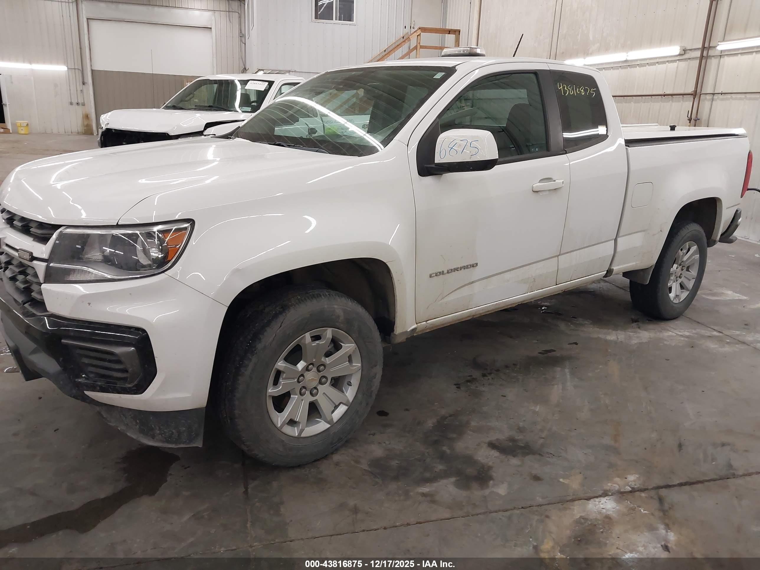CHEVROLET COLORADO image 2
