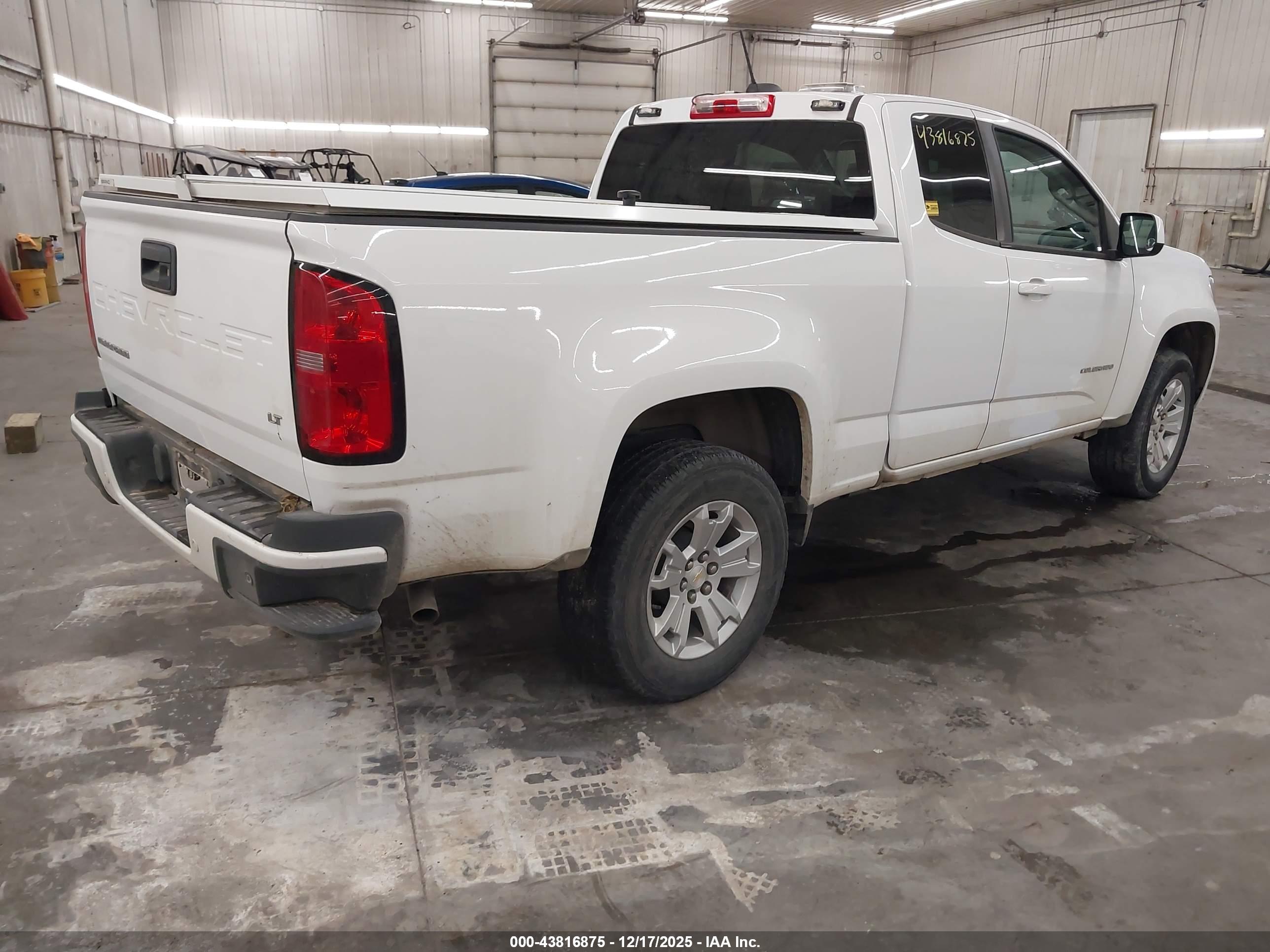 CHEVROLET COLORADO image 4