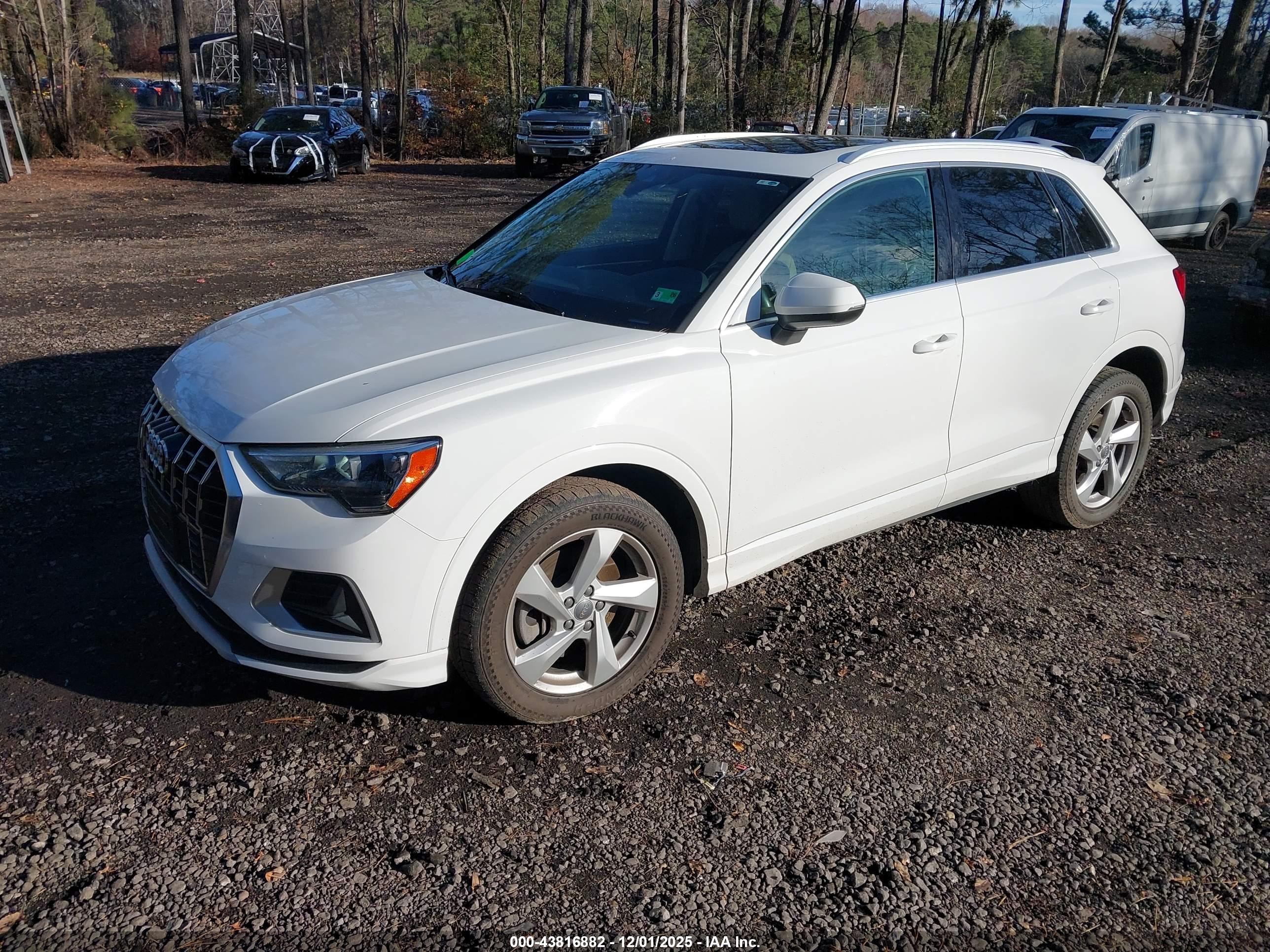 AUDI Q3 image 2