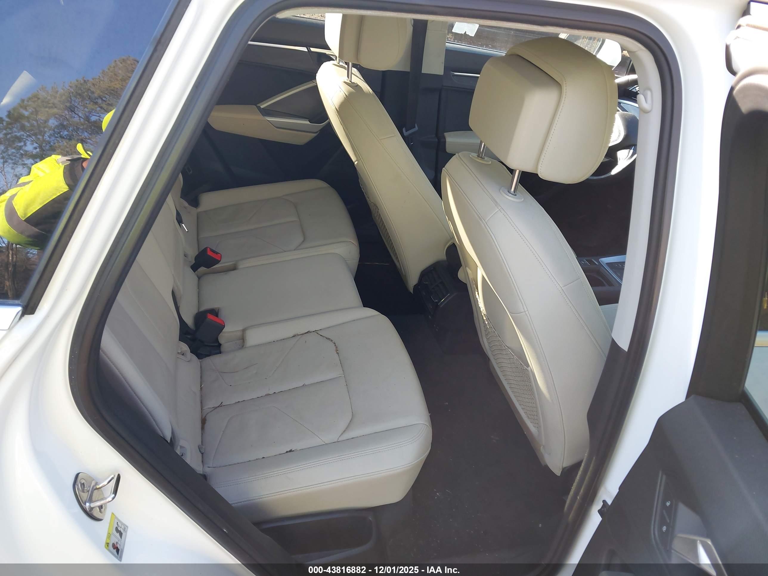 AUDI Q3 image 8
