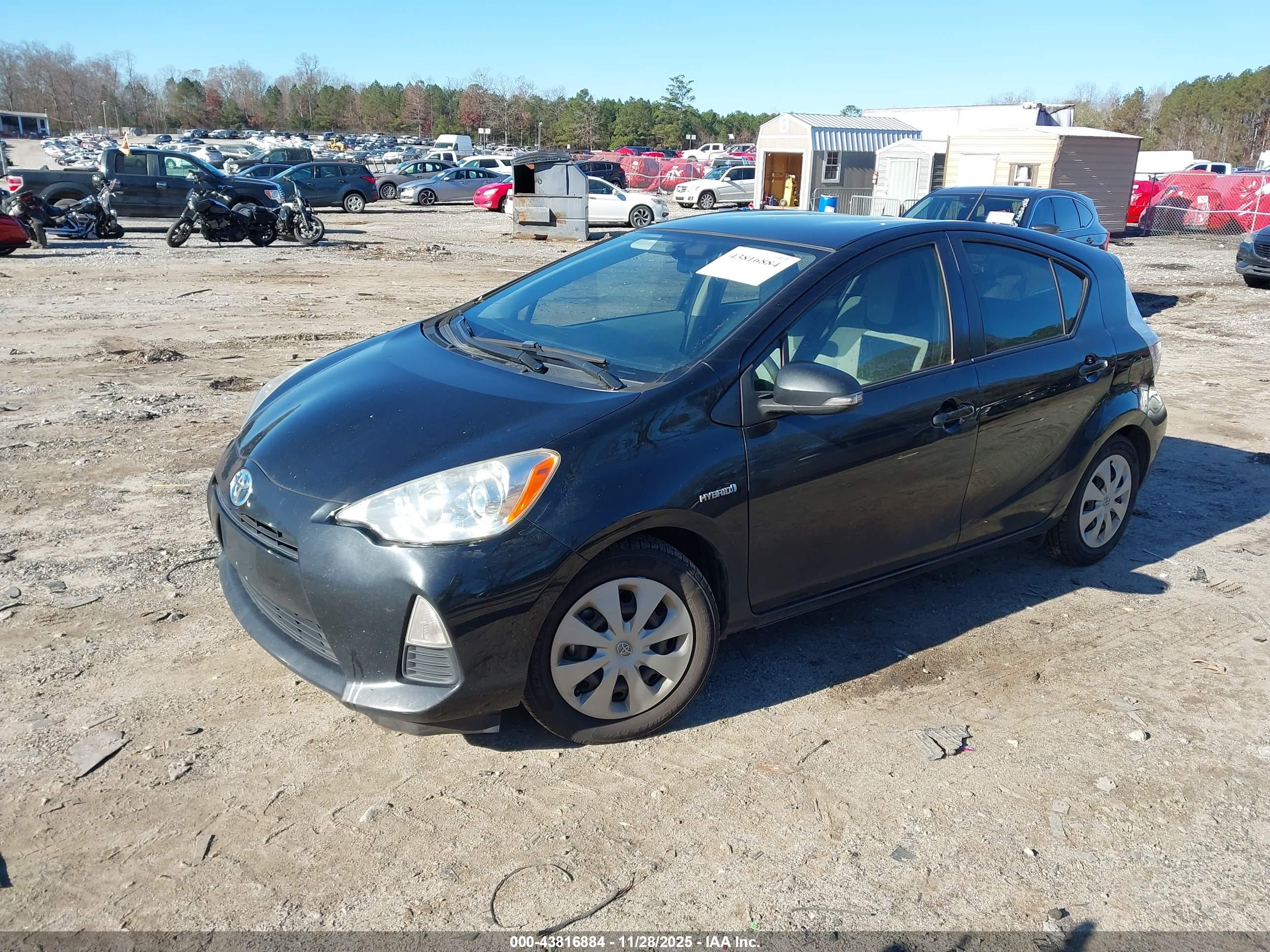 TOYOTA PRIUS image 2