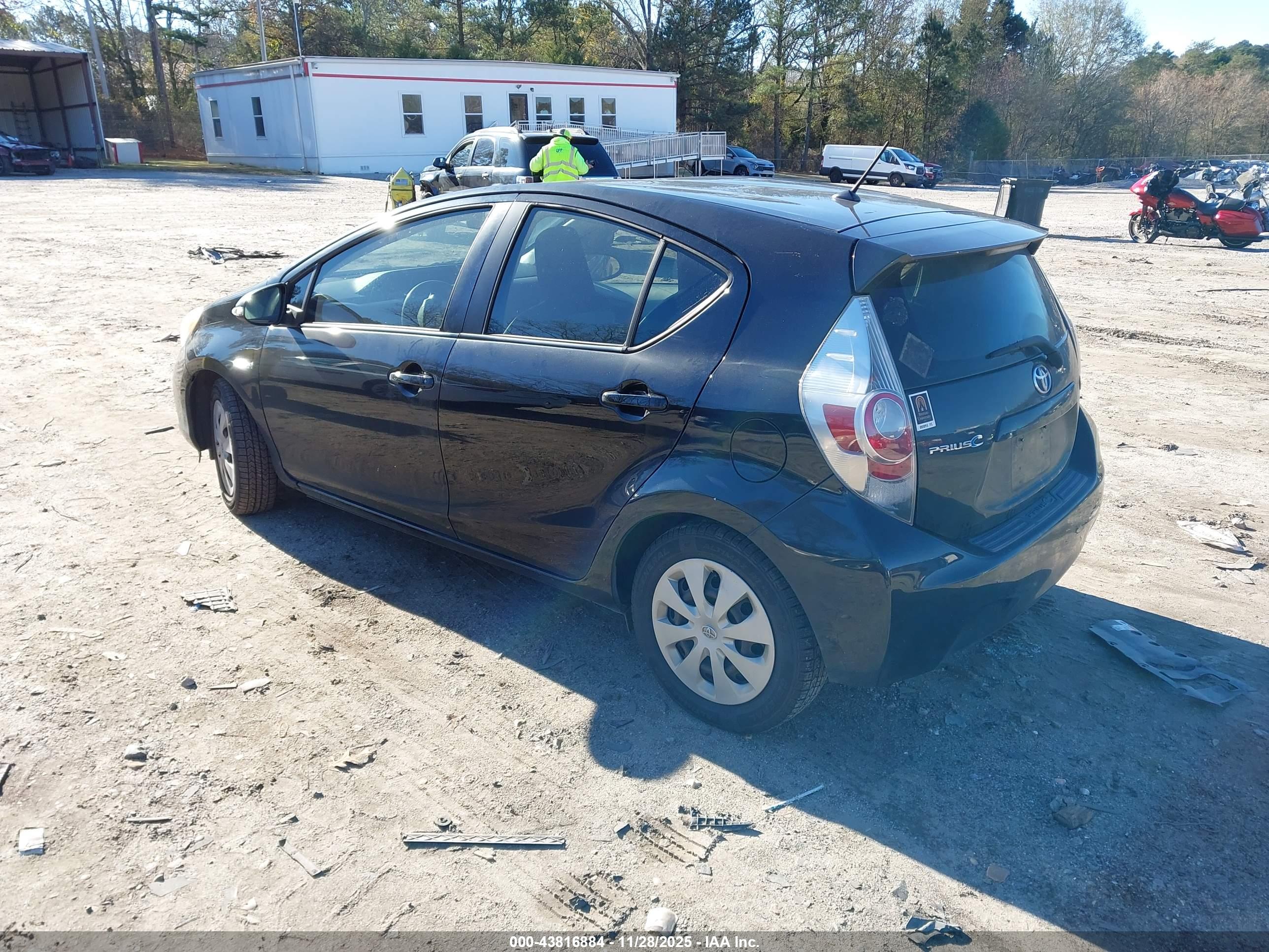 TOYOTA PRIUS image 3