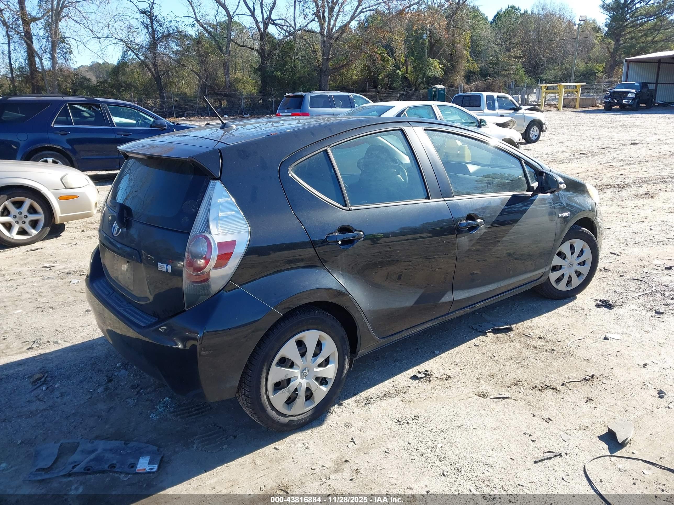 TOYOTA PRIUS image 4