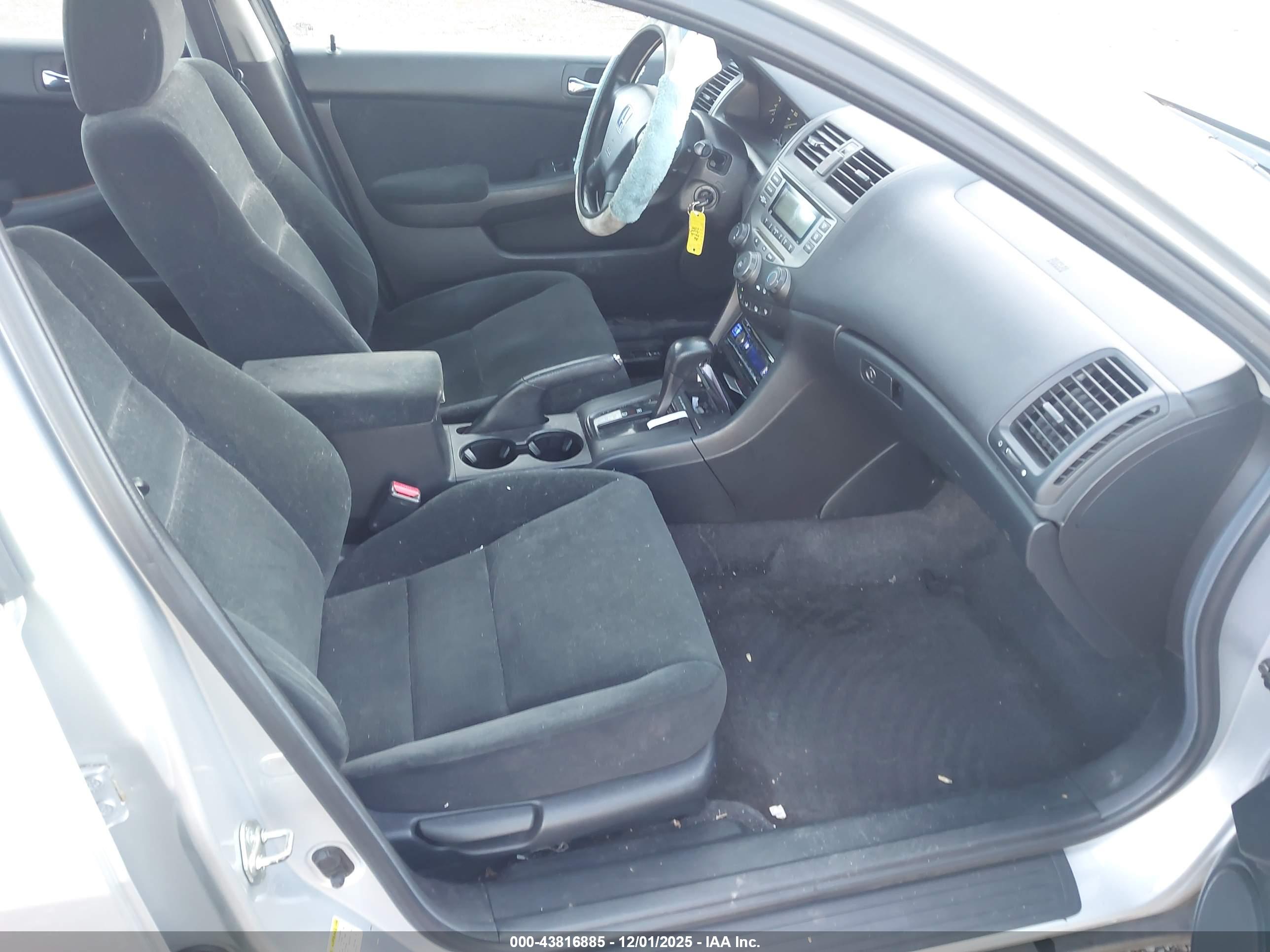 HONDA ACCORD image 5