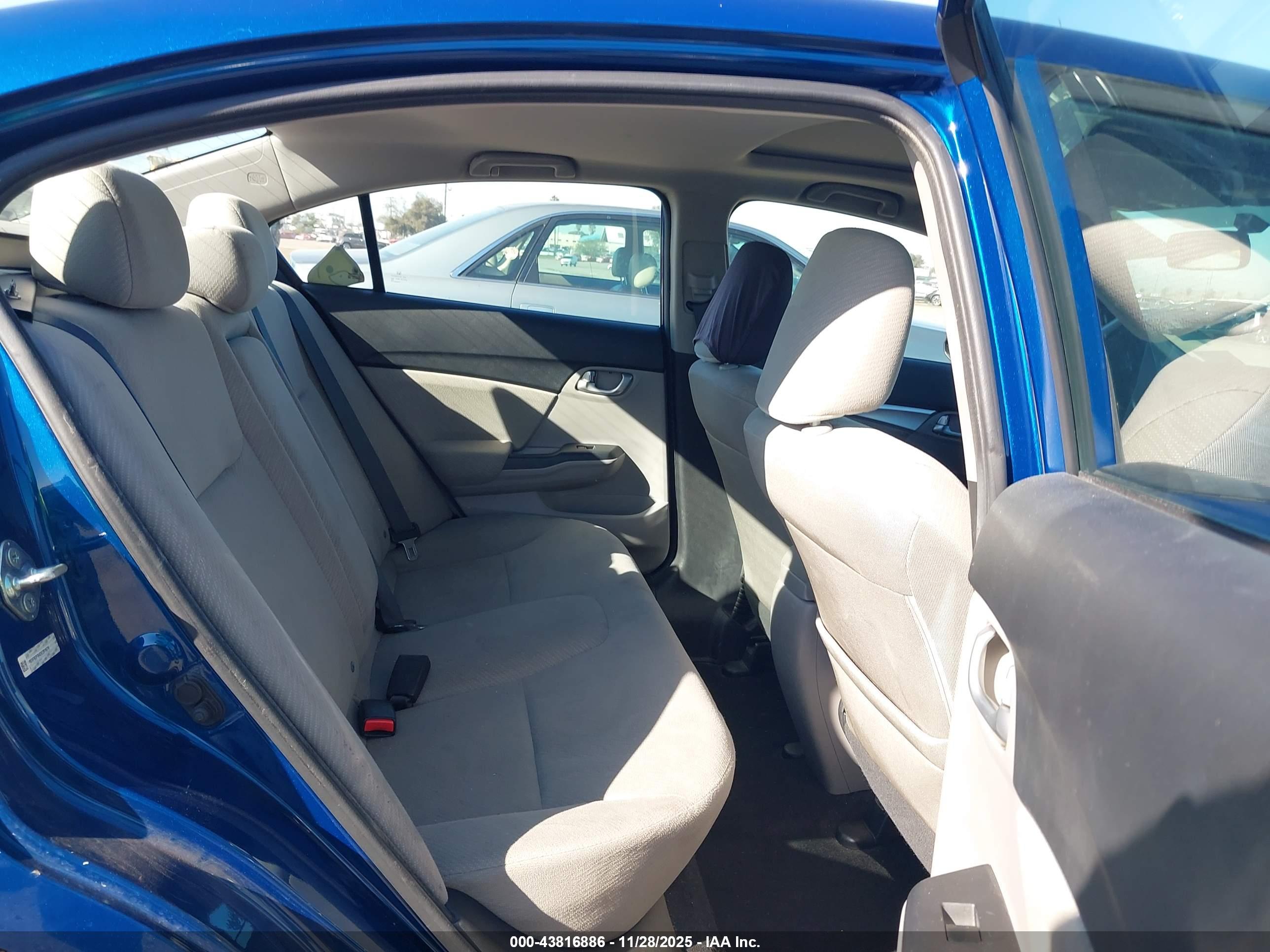 HONDA CIVIC image 8