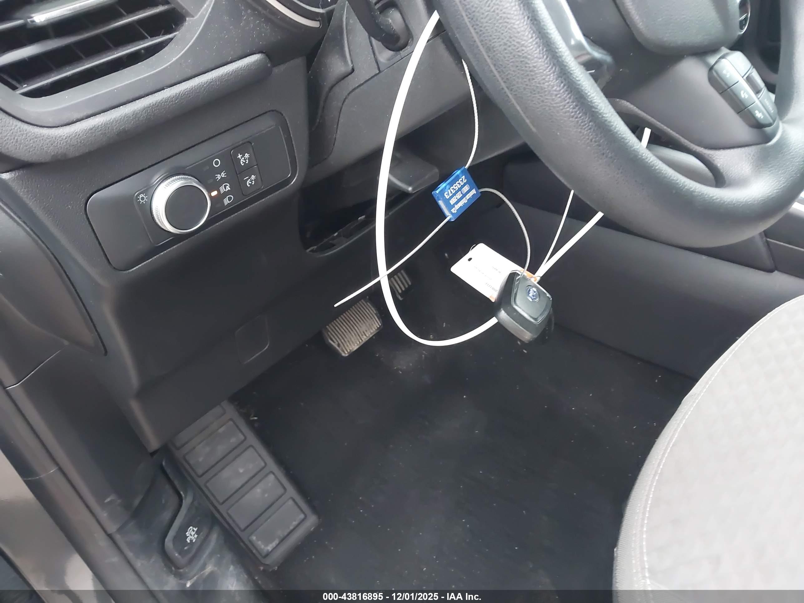 FORD ESCAPE image 11