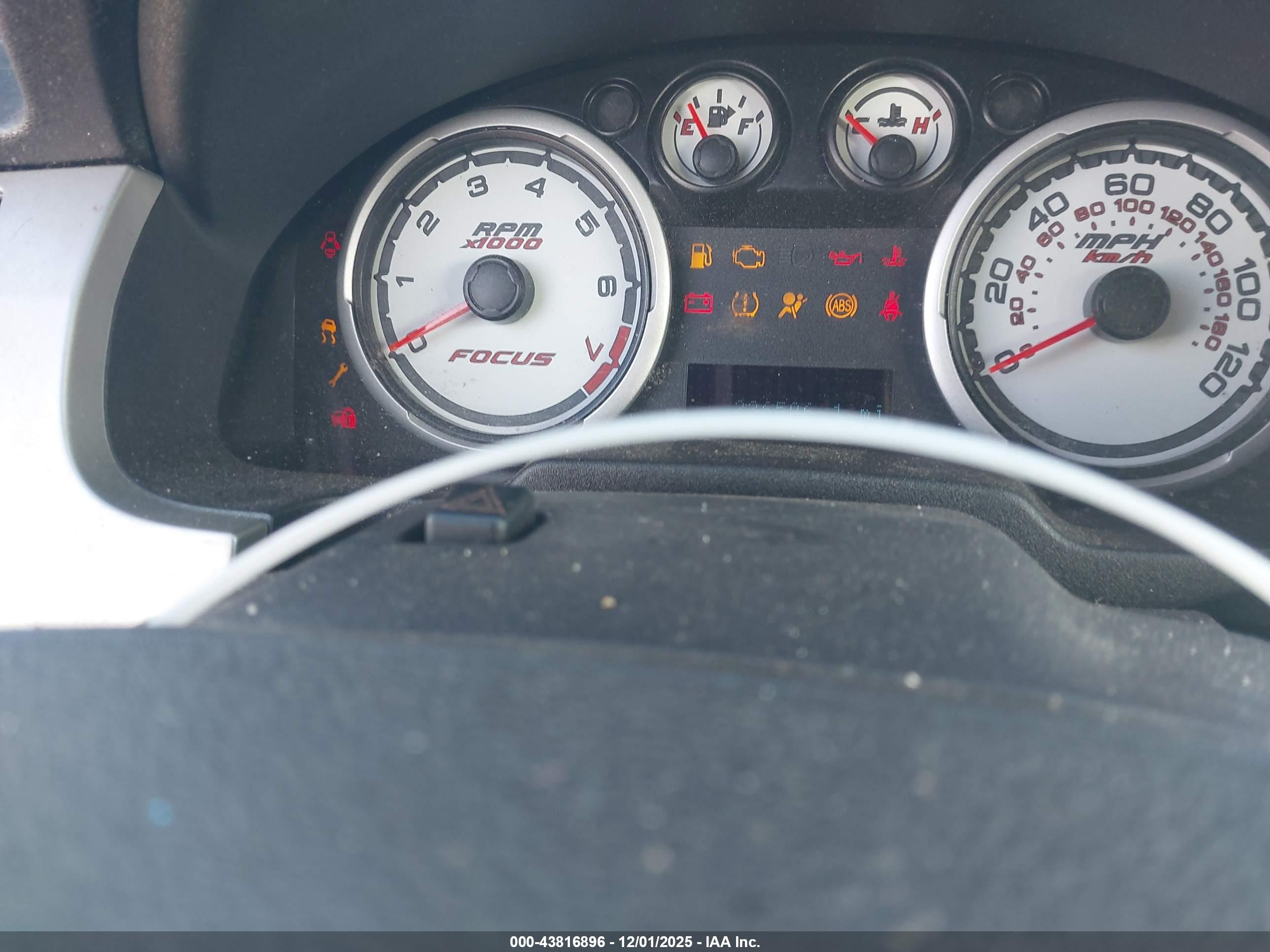 FORD FOCUS image 7