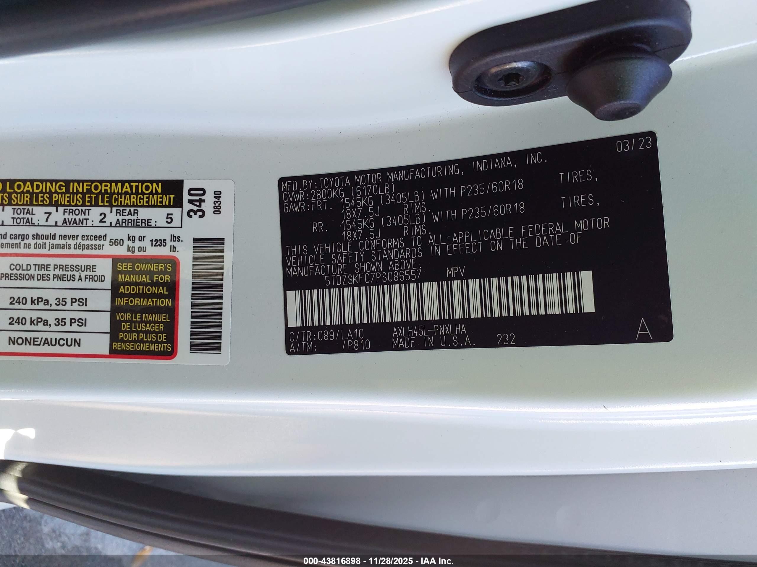 TOYOTA SIENNA image 9