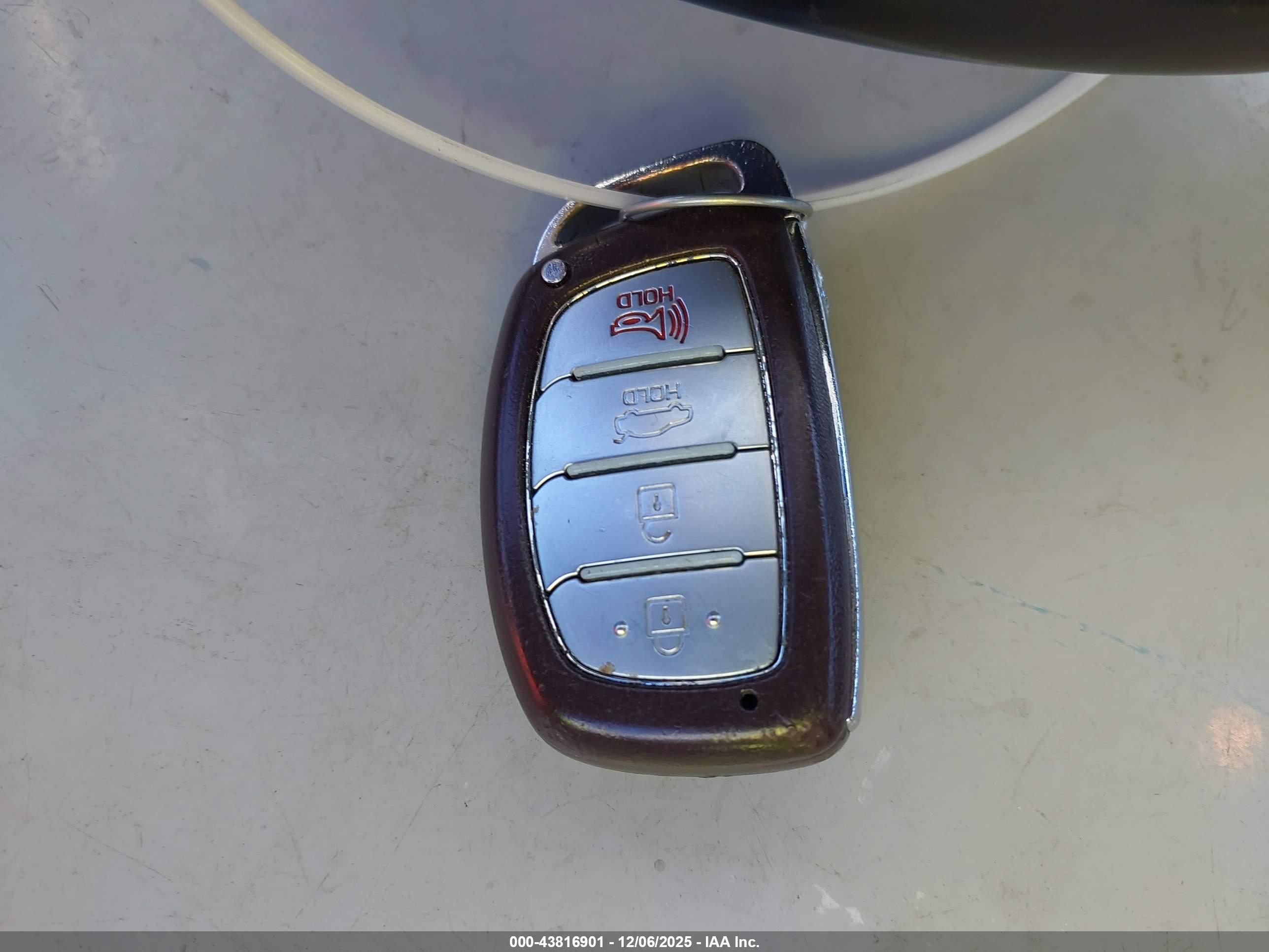 HYUNDAI SONATA image 11
