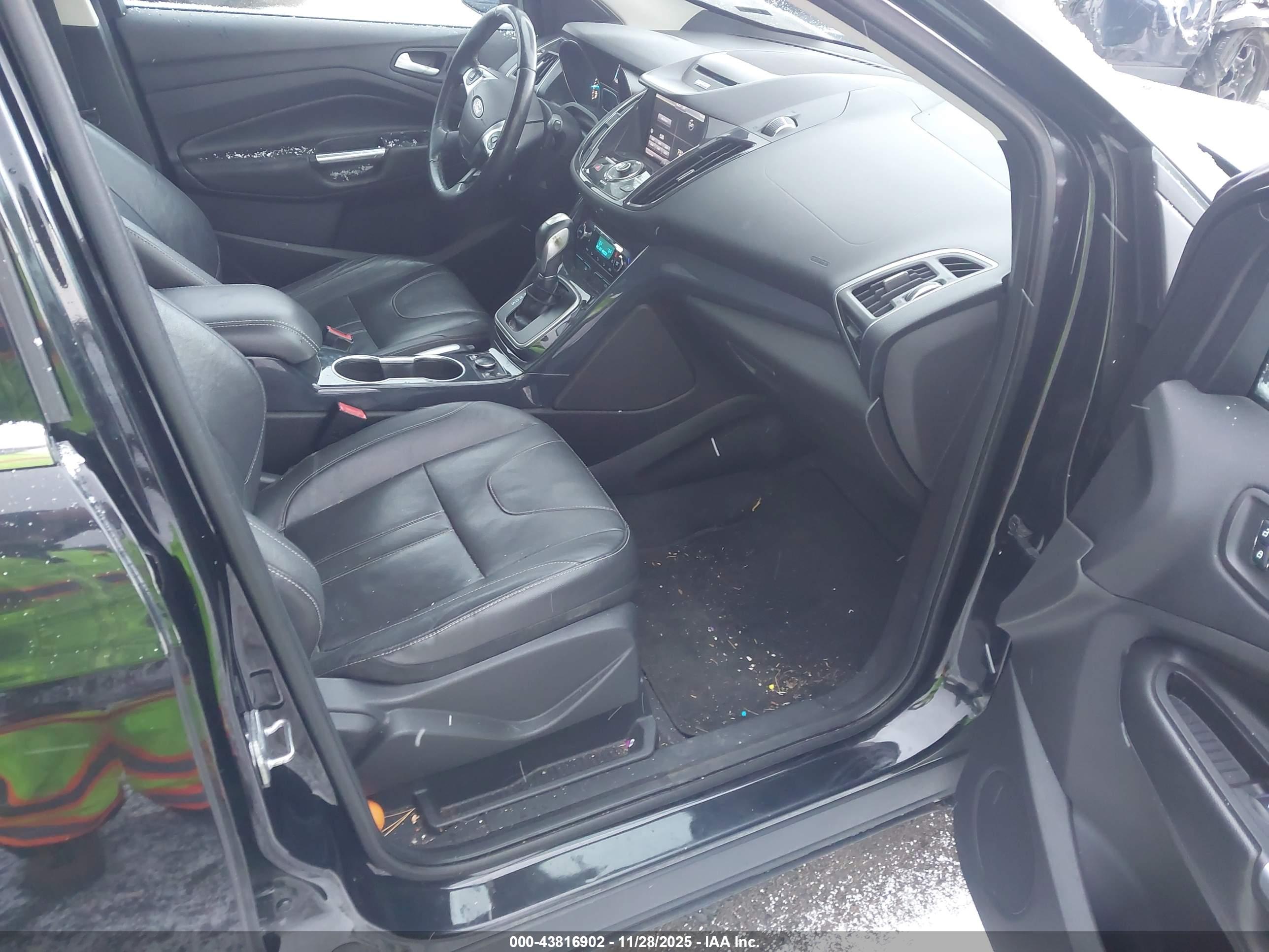 FORD ESCAPE image 5