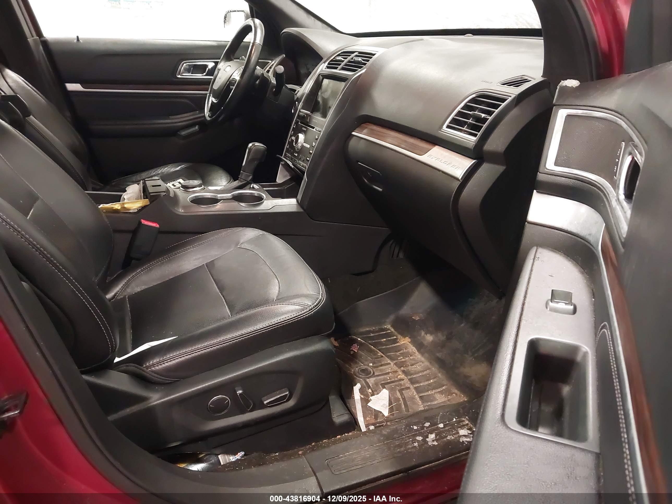 FORD EXPLORER image 5