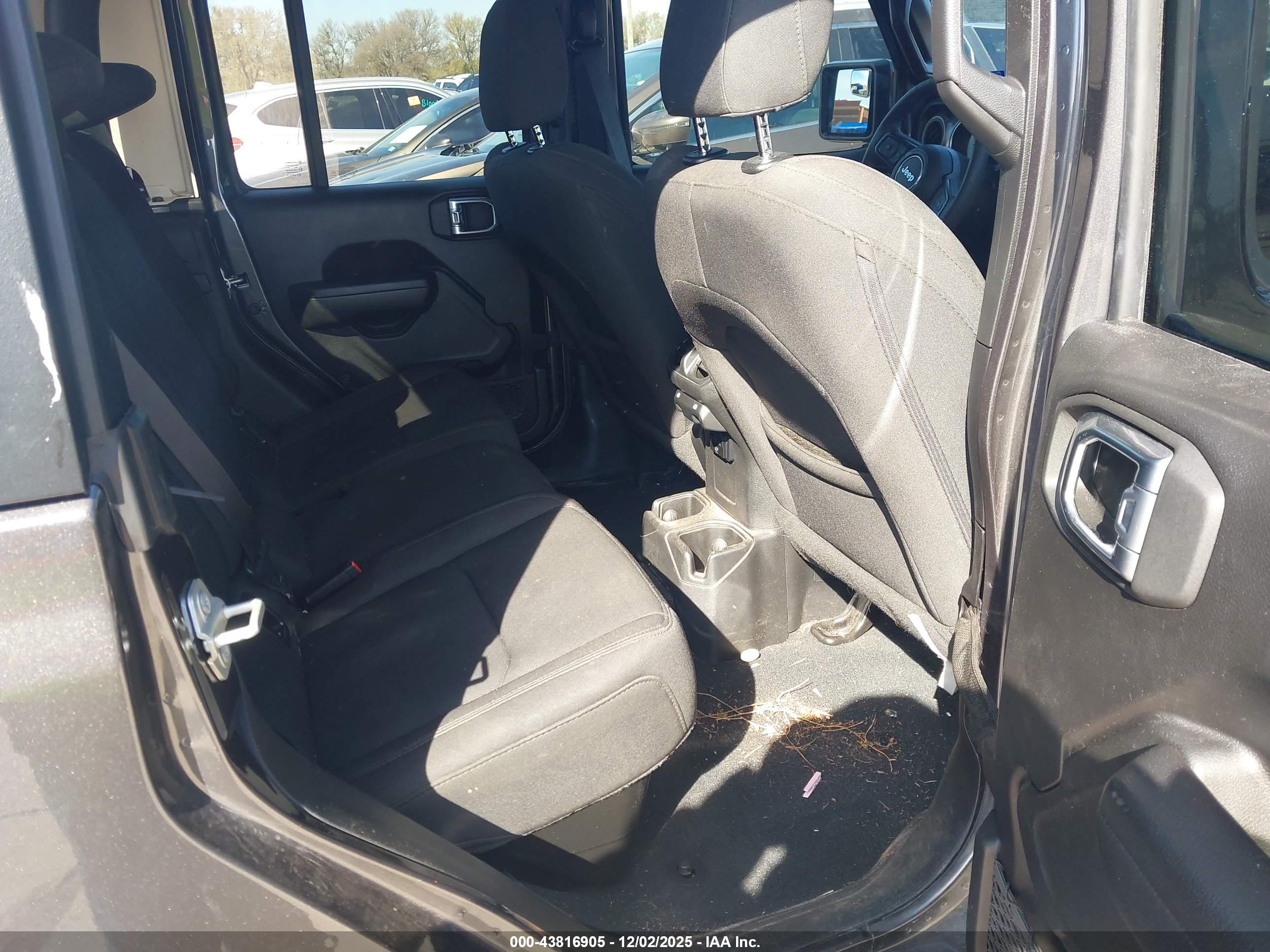 JEEP GLADIATOR image 8